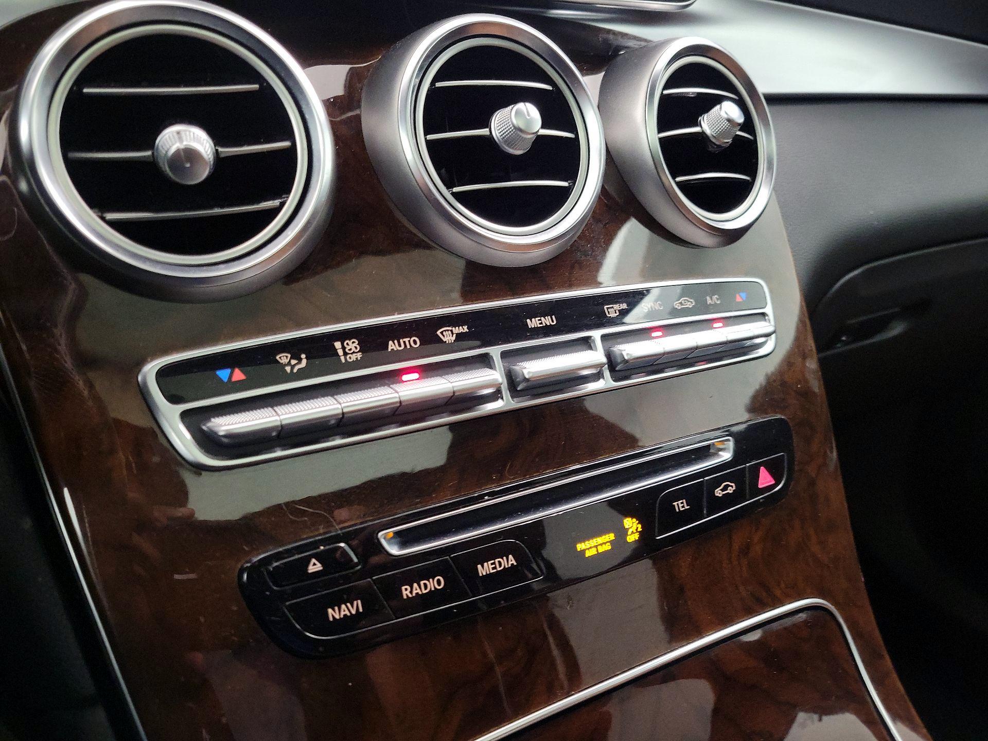 Thumbnail: 2019 Mercedes-Benz GLC - 16