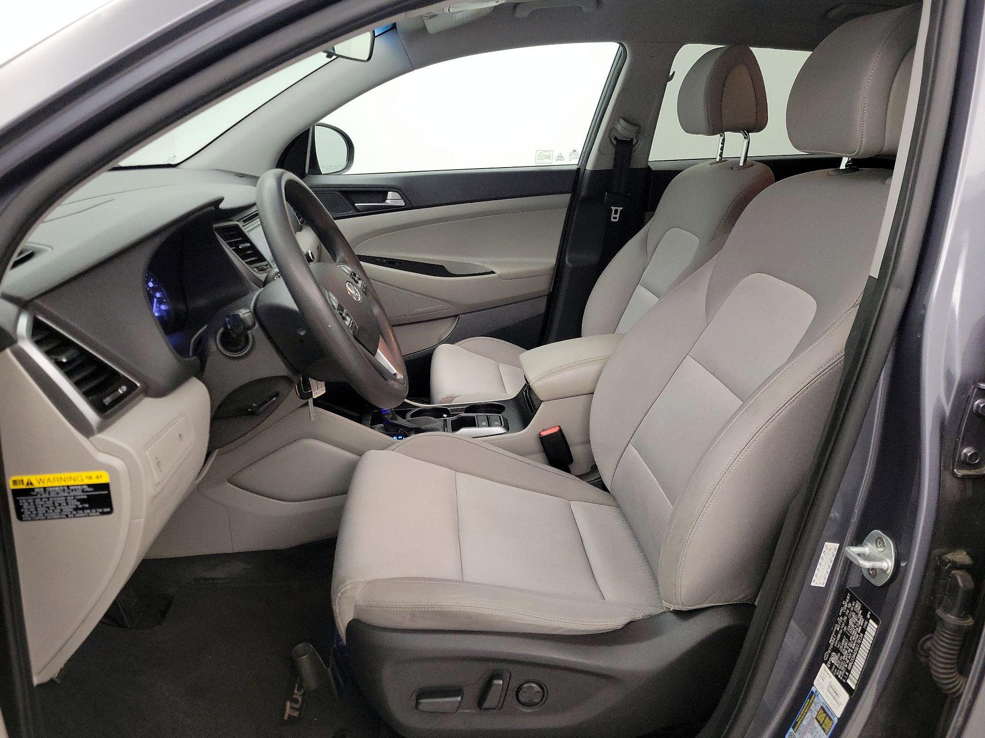 Thumbnail: 2016 Hyundai Tucson - 11