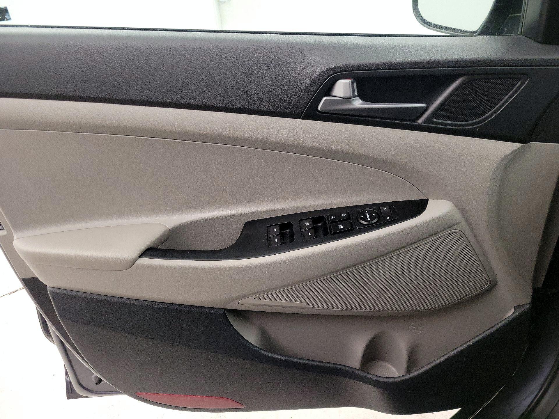 Thumbnail: 2016 Hyundai Tucson - 12