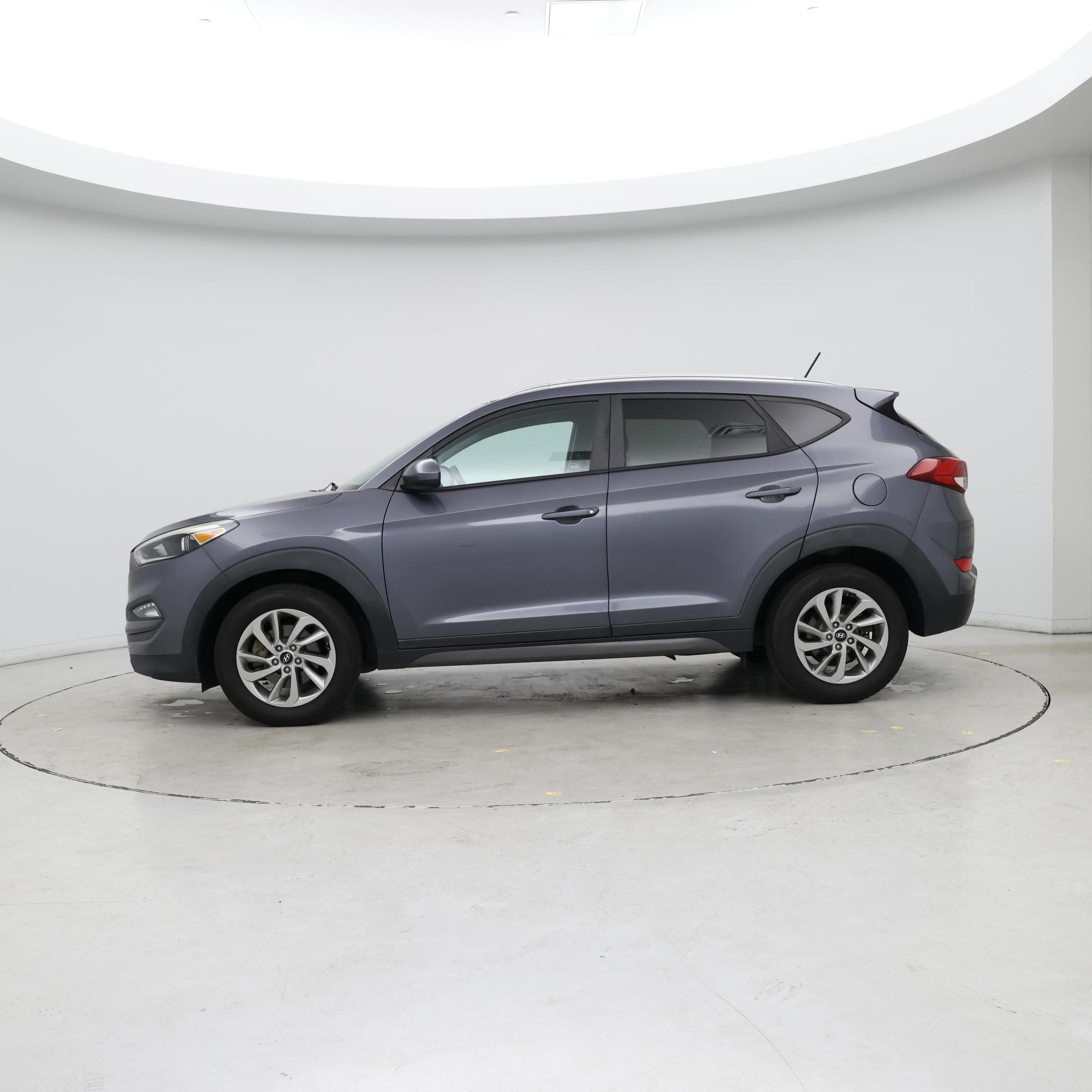 Thumbnail: 2016 Hyundai Tucson - 3