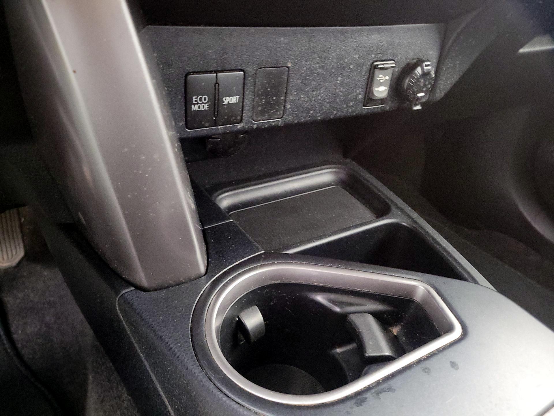 Thumbnail: 2016 Toyota RAV4 - 18