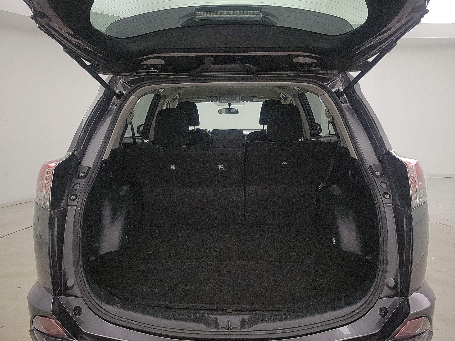 Thumbnail: 2016 Toyota RAV4 - 20