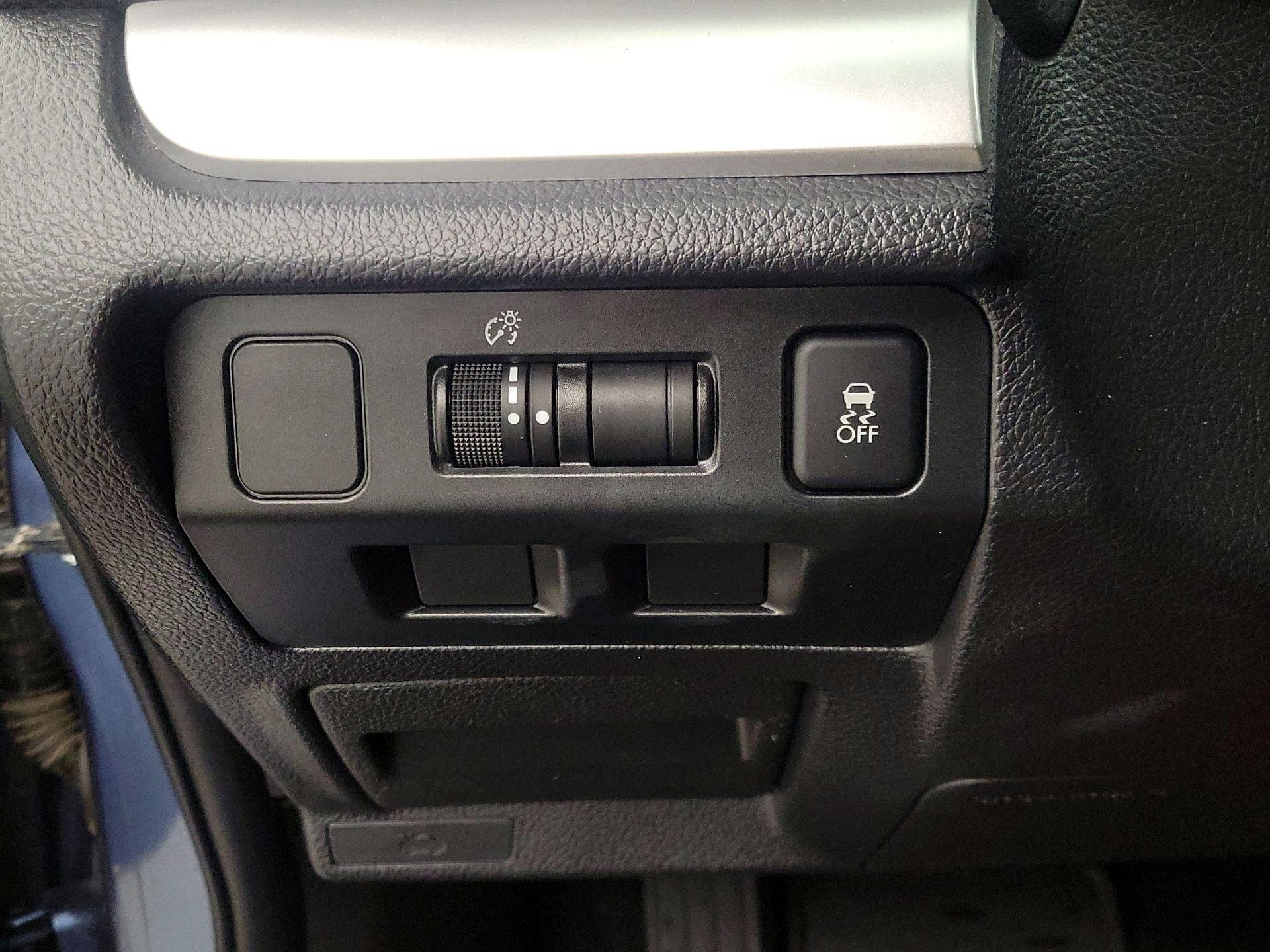 Thumbnail: 2017 Subaru Crosstrek - 13