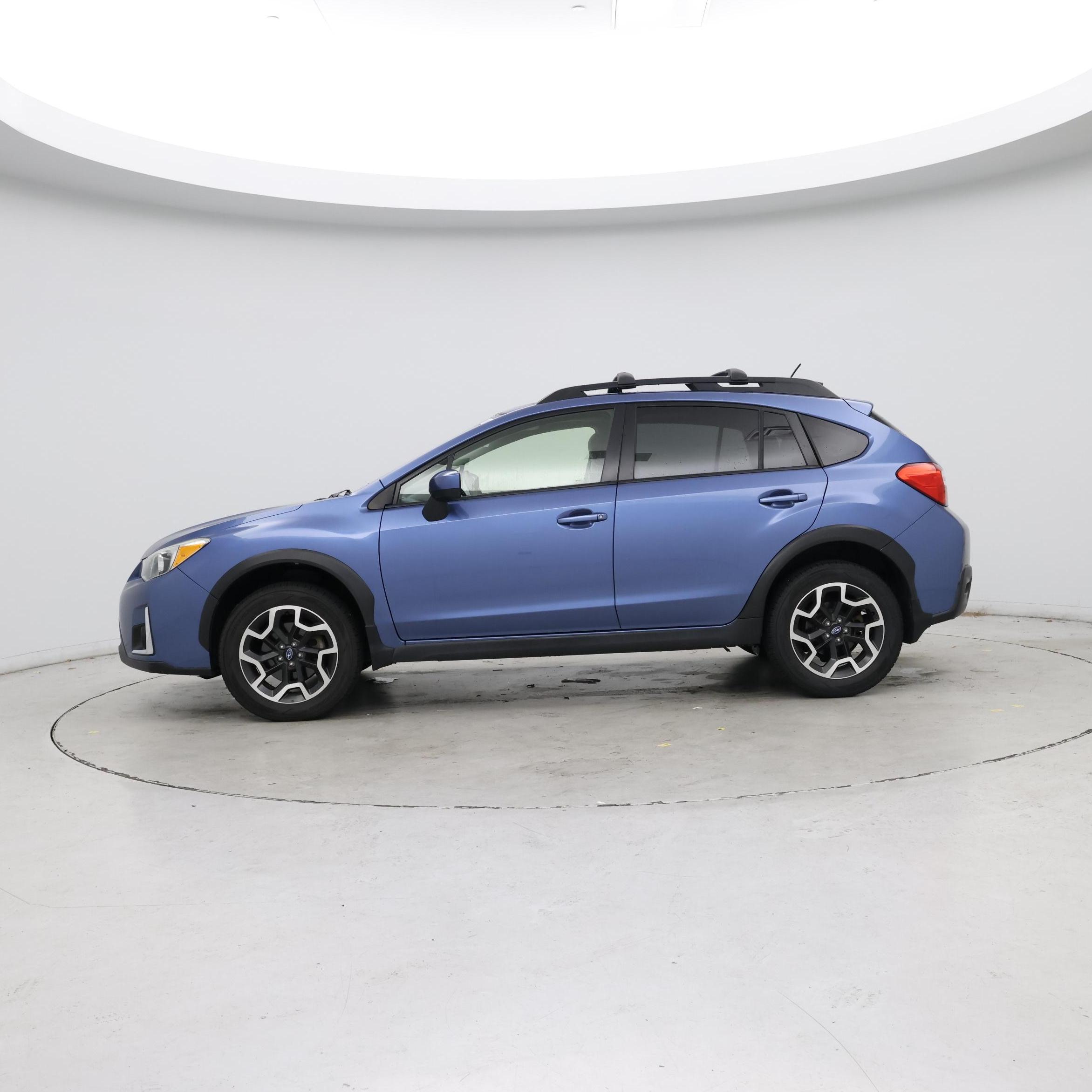 Thumbnail: 2017 Subaru Crosstrek - 3