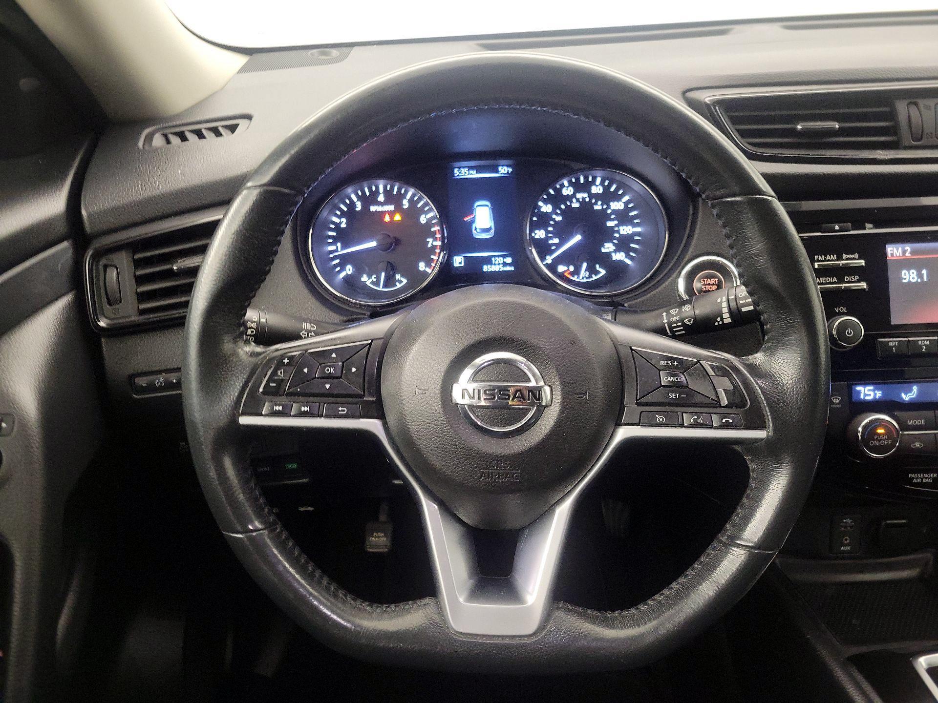 Thumbnail: 2017 Nissan Rogue - 10