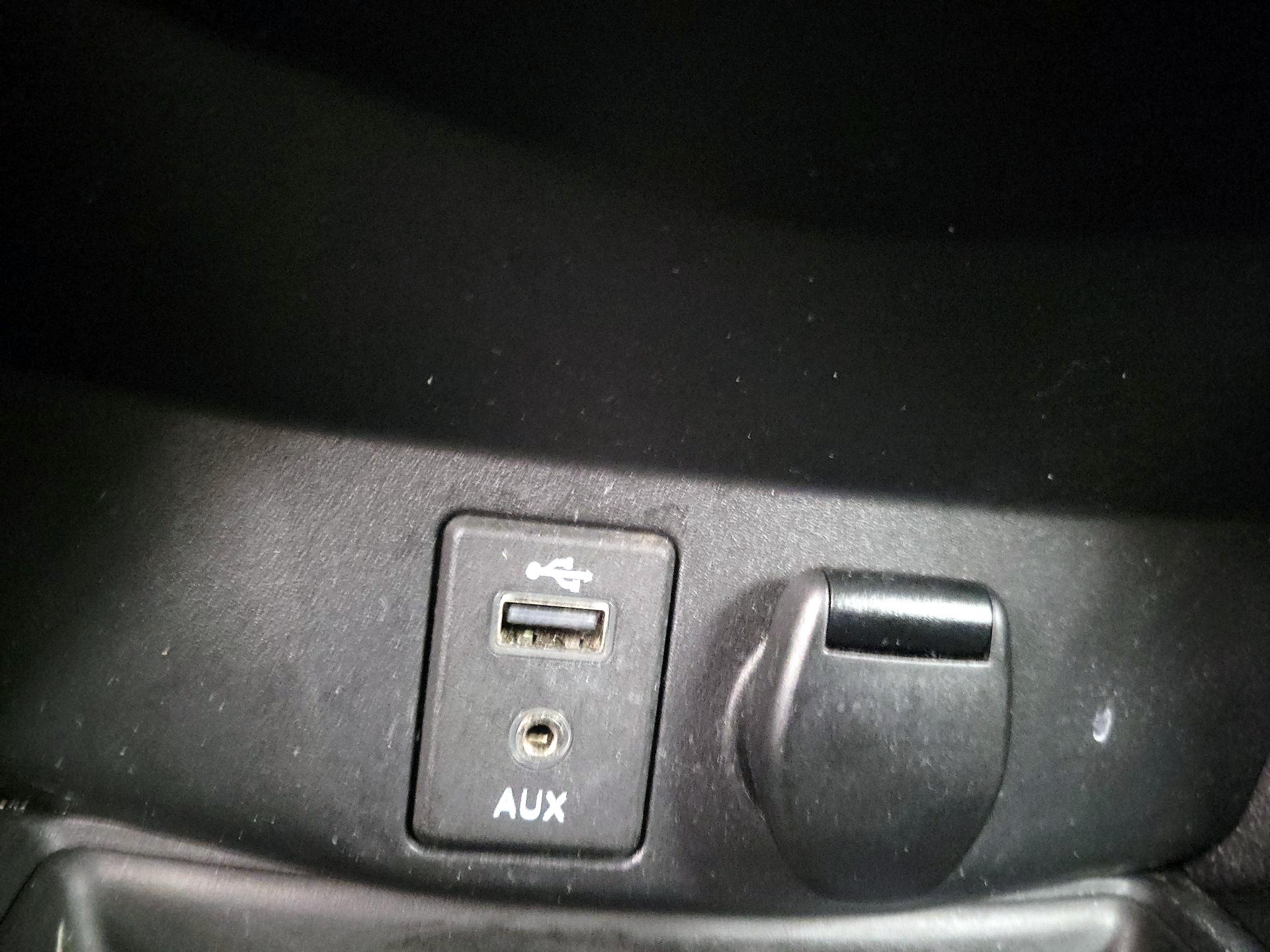 Thumbnail: 2017 Nissan Rogue - 18