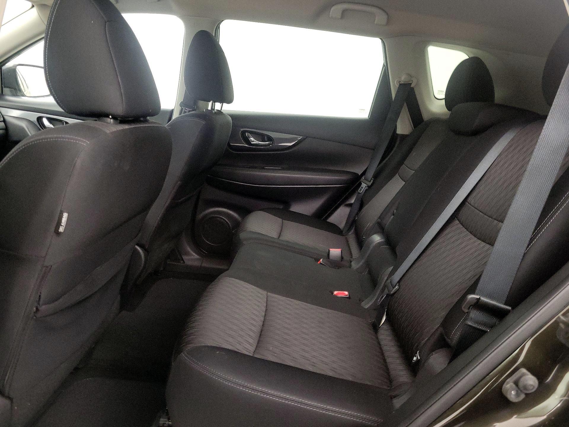 Thumbnail: 2017 Nissan Rogue - 19