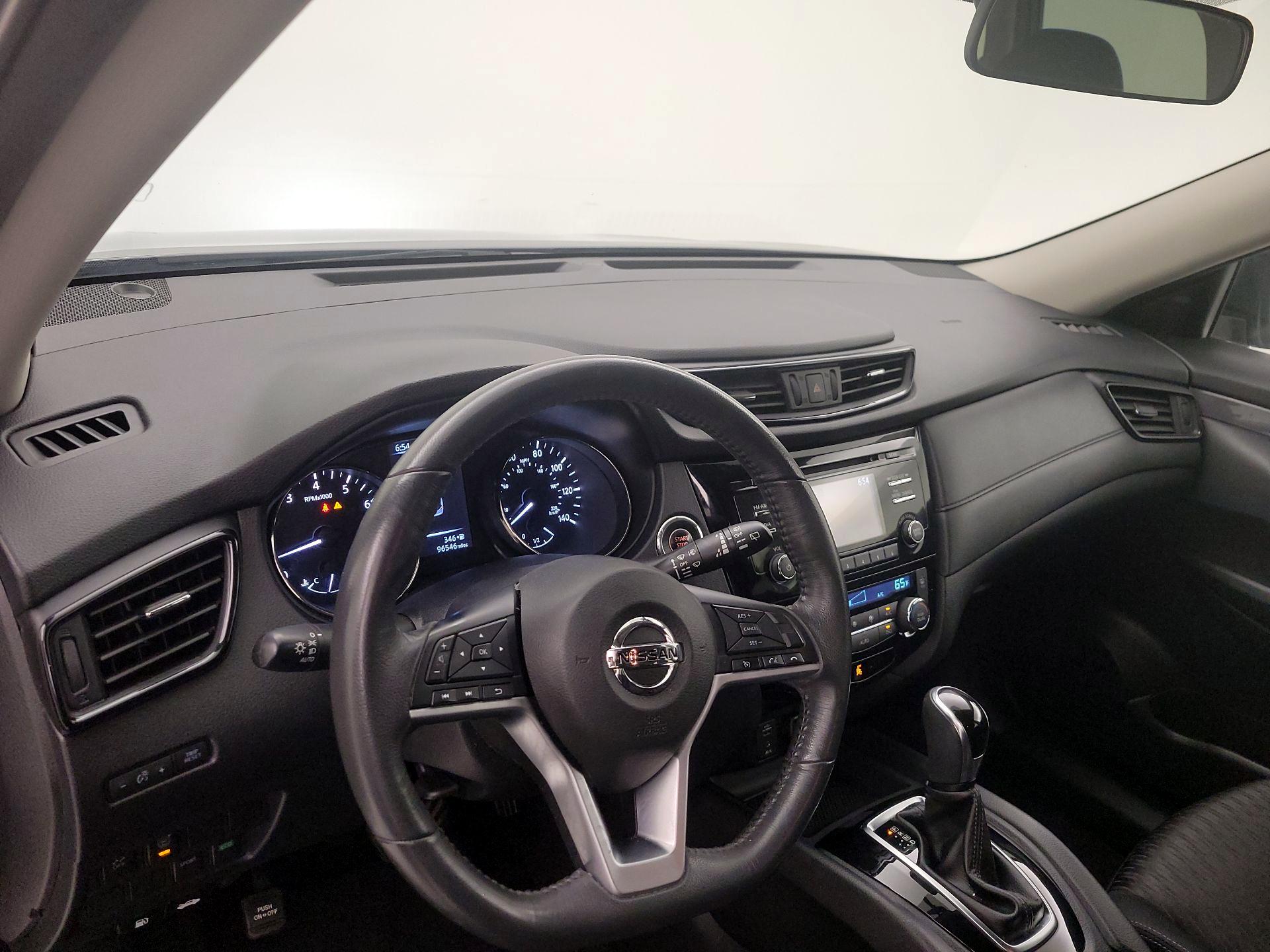 Thumbnail: 2017 Nissan Rogue - 9