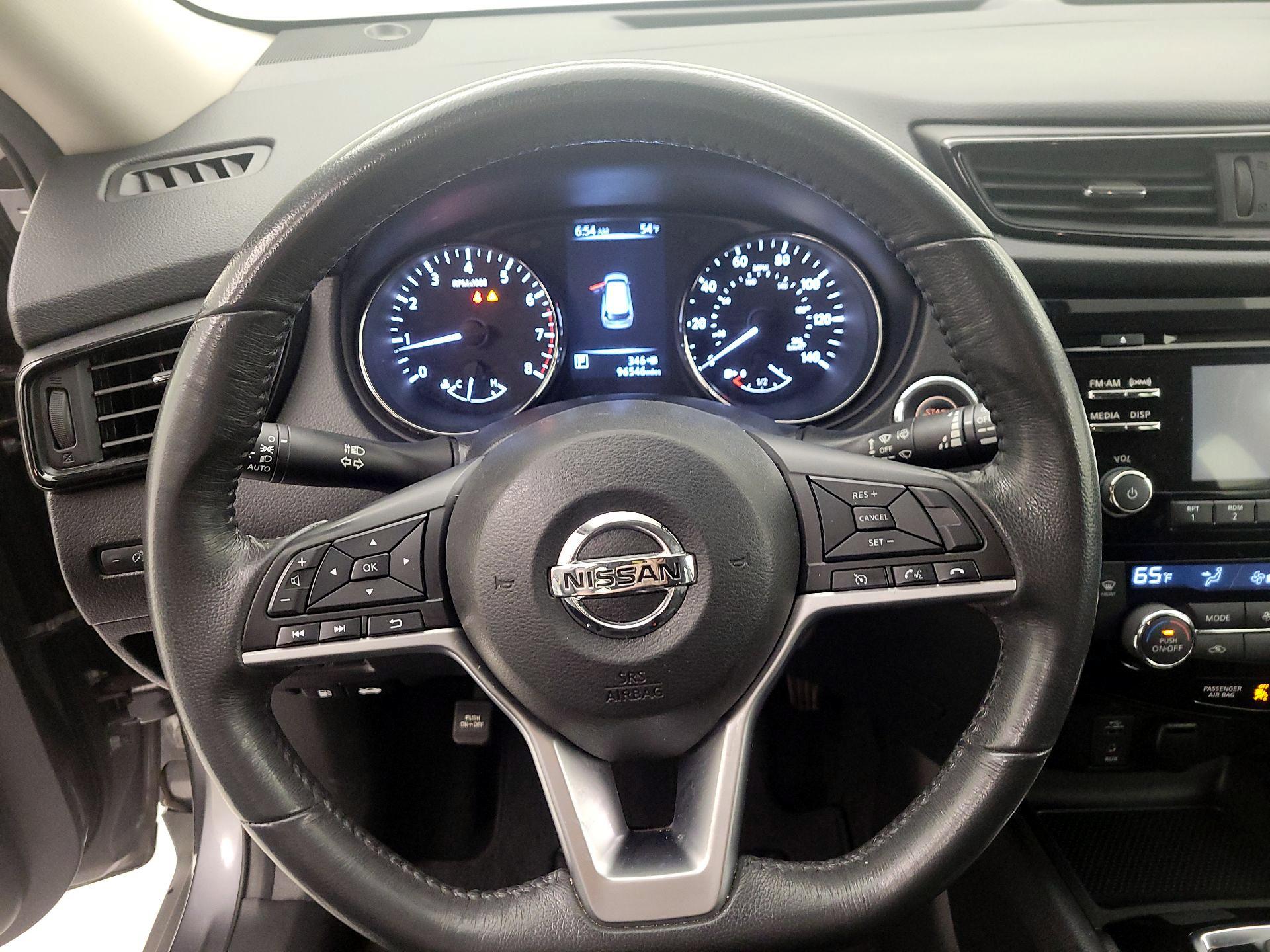 Thumbnail: 2017 Nissan Rogue - 10