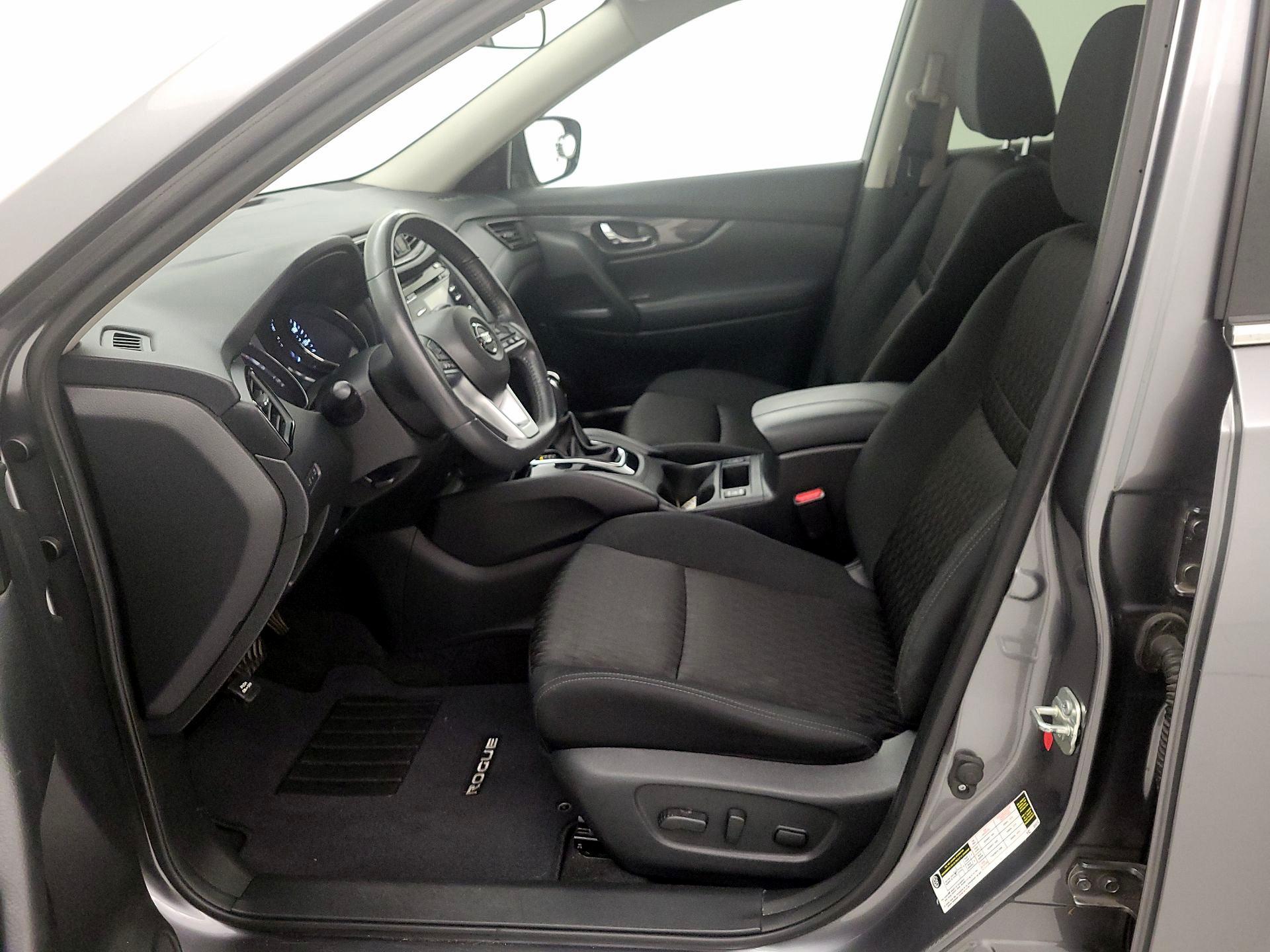 Thumbnail: 2017 Nissan Rogue - 11