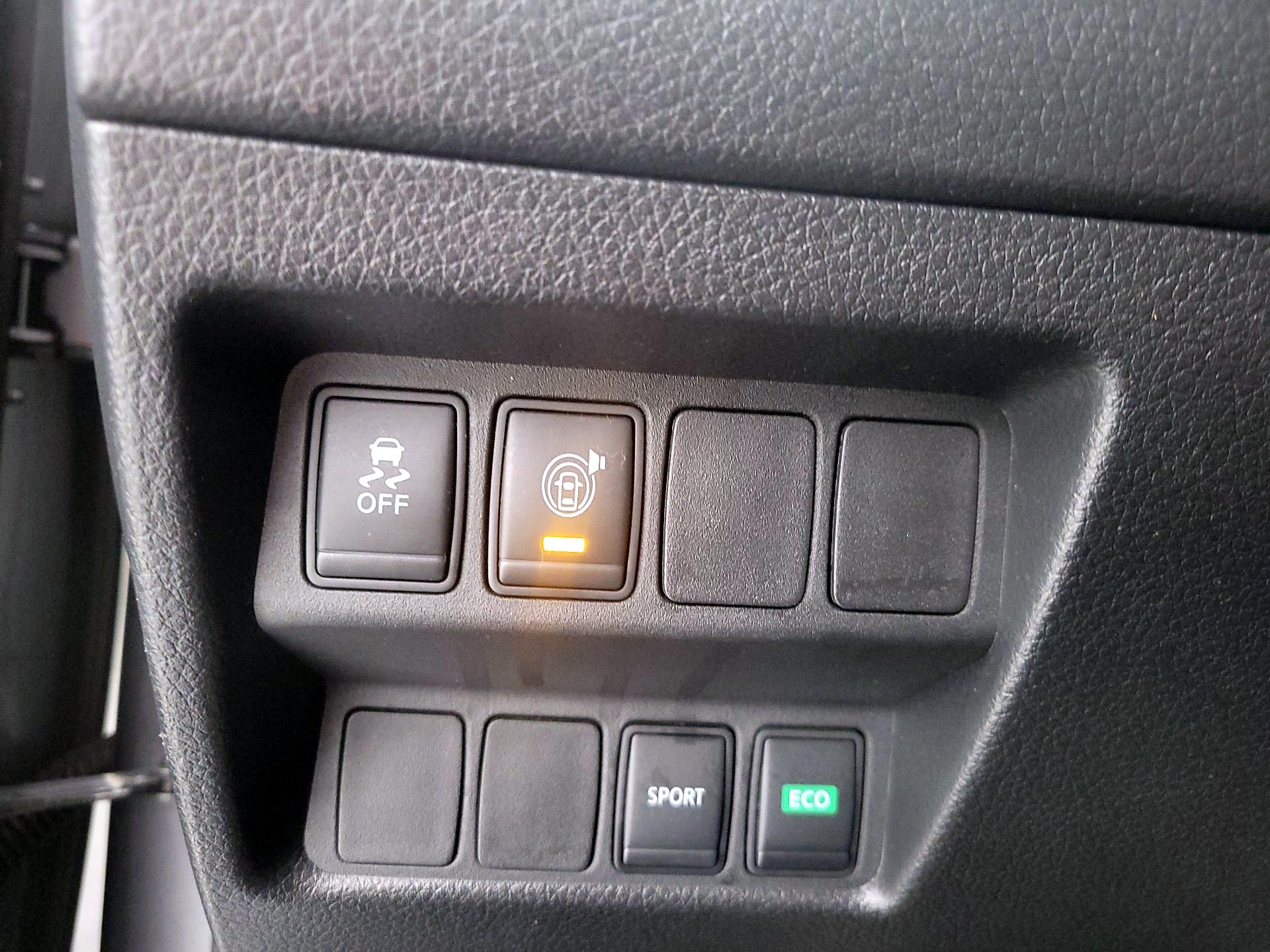 Thumbnail: 2017 Nissan Rogue - 13