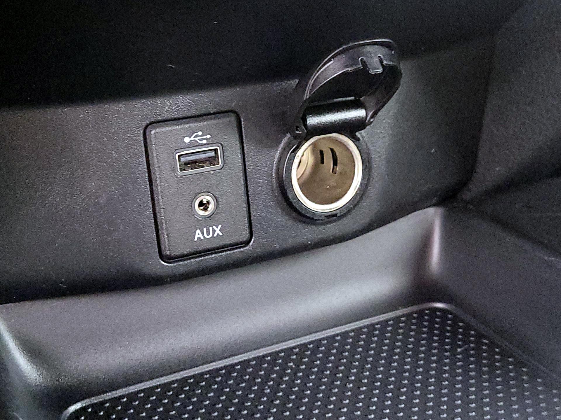 Thumbnail: 2017 Nissan Rogue - 18