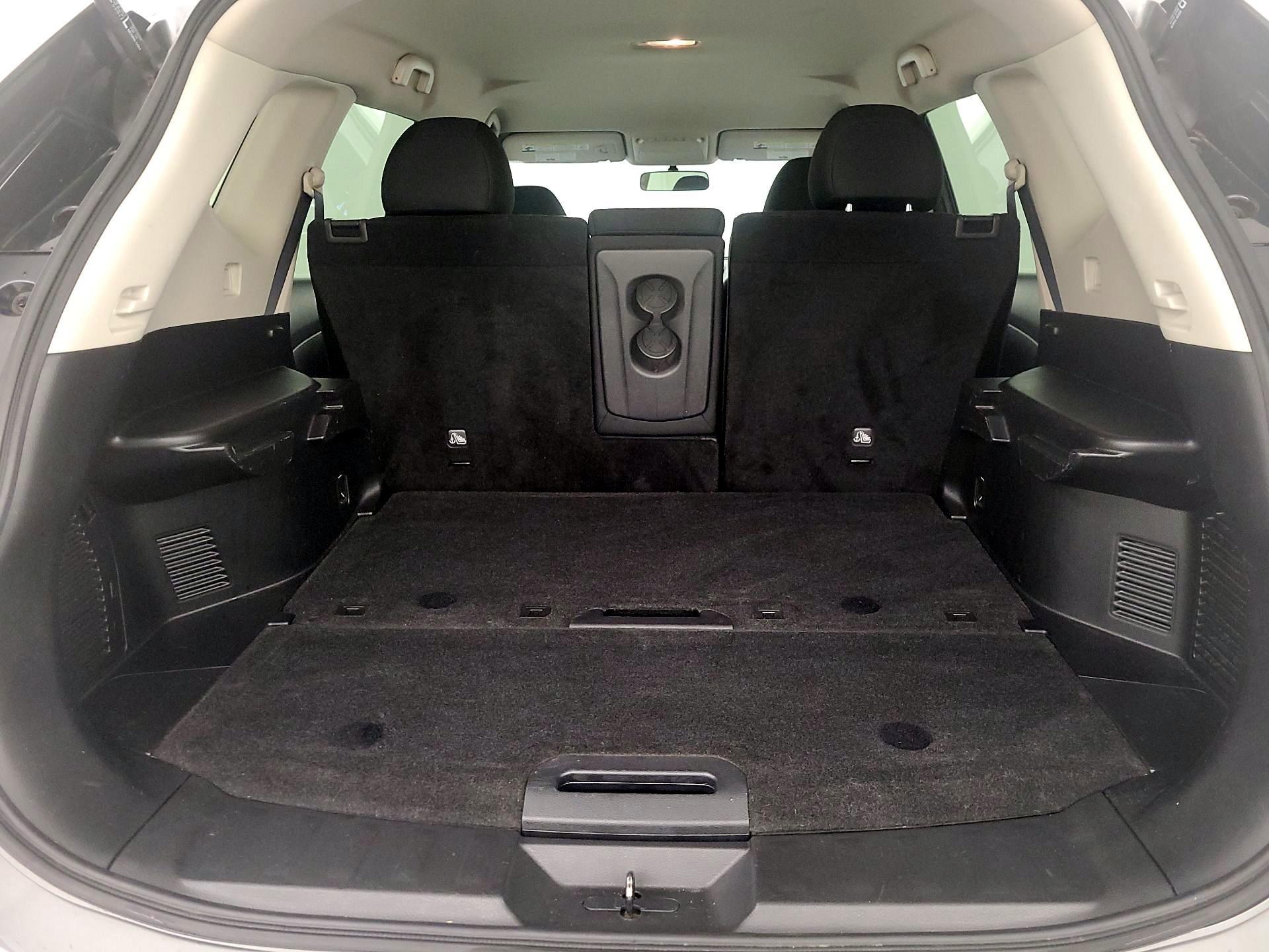 Thumbnail: 2017 Nissan Rogue - 20