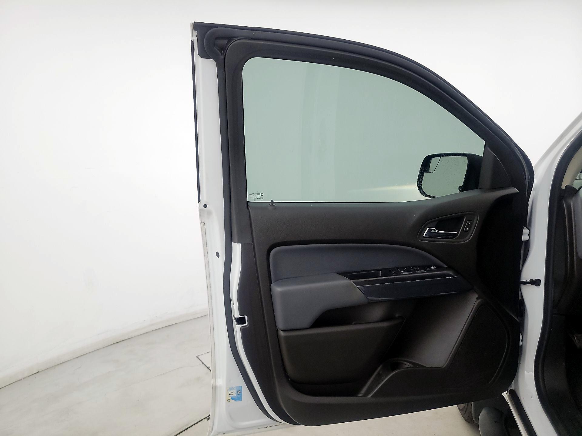 Thumbnail: 2017 Chevrolet Colorado - 12