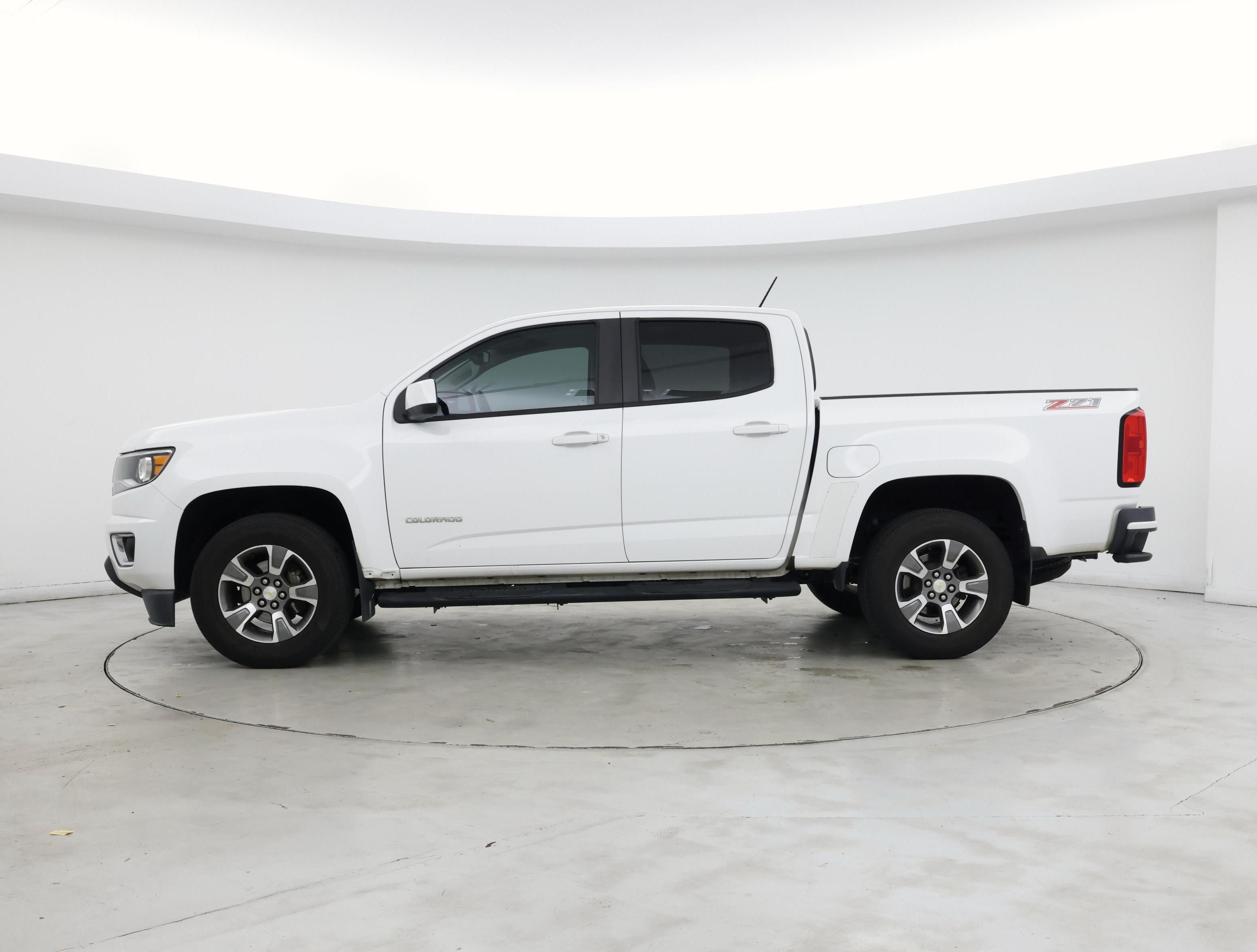 Thumbnail: 2017 Chevrolet Colorado - 3