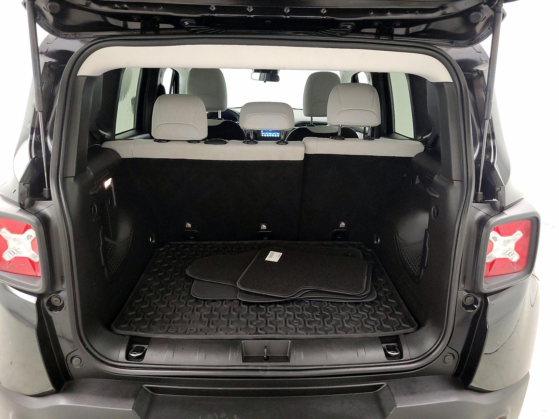 Thumbnail: 2018 Jeep Renegade - 20