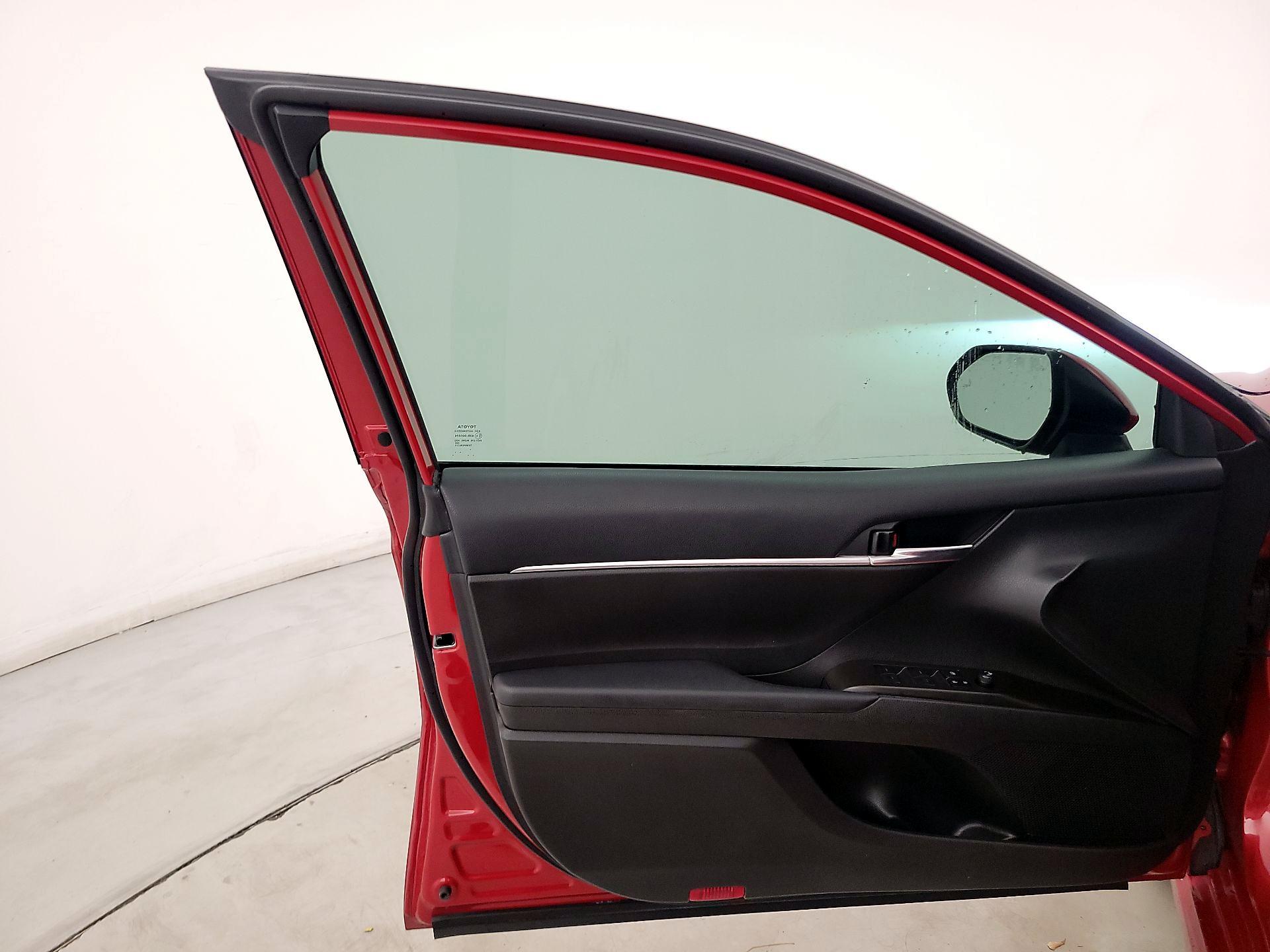 Thumbnail: 2022 Toyota Camry - 12