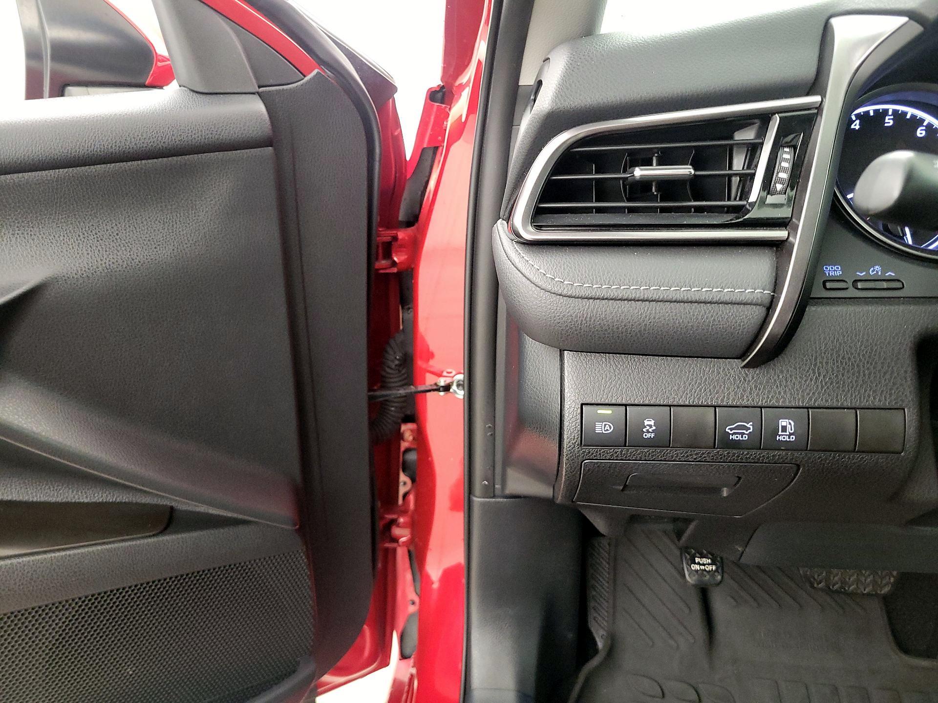 Thumbnail: 2022 Toyota Camry - 13