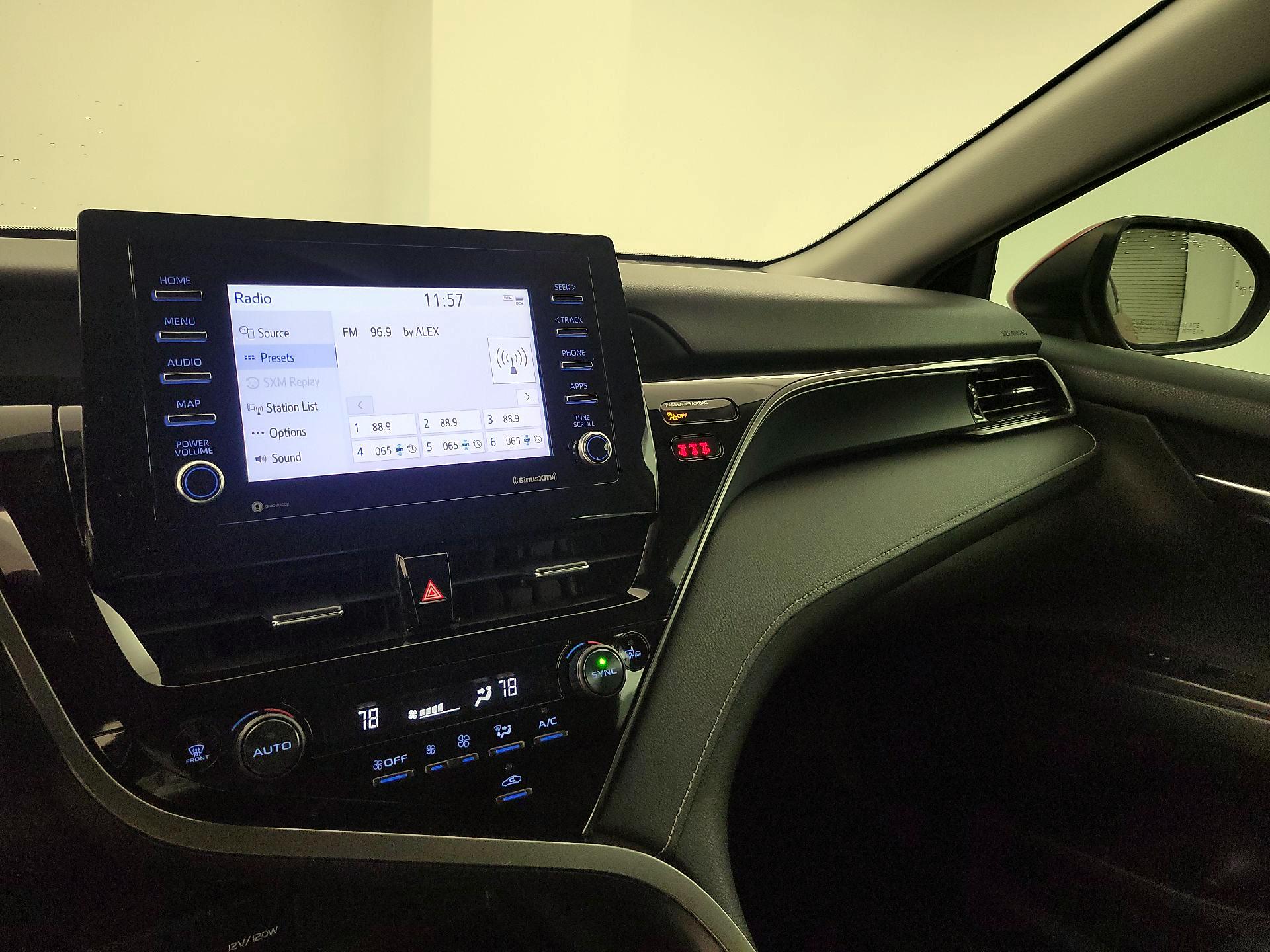 Thumbnail: 2022 Toyota Camry - 15