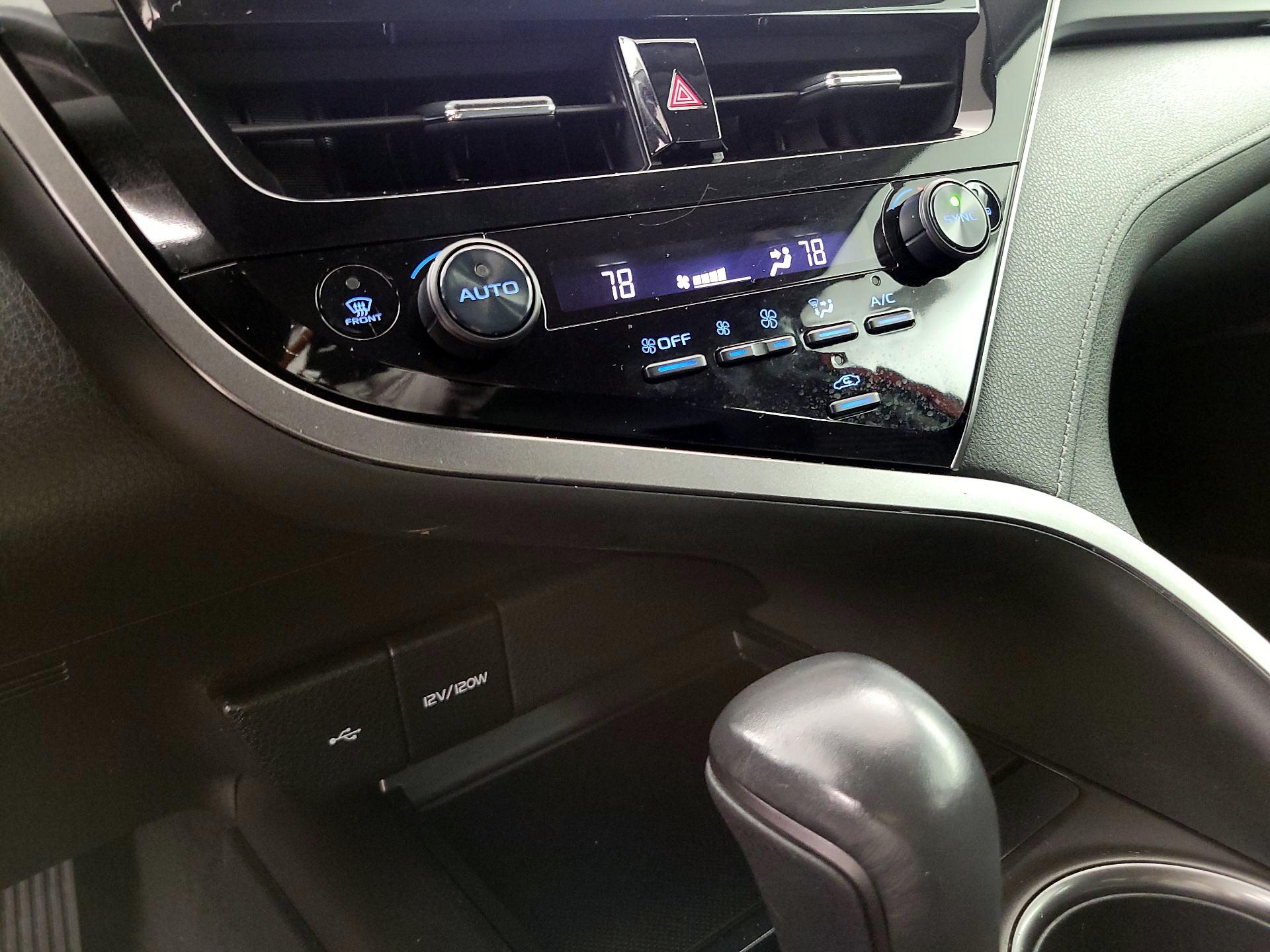 Thumbnail: 2022 Toyota Camry - 16