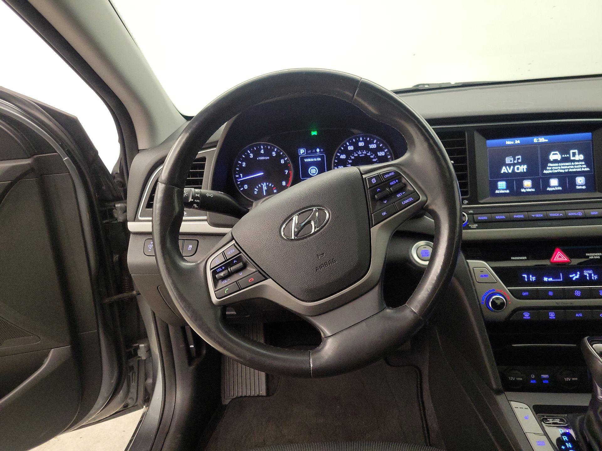 Thumbnail: 2017 Hyundai Elantra - 10