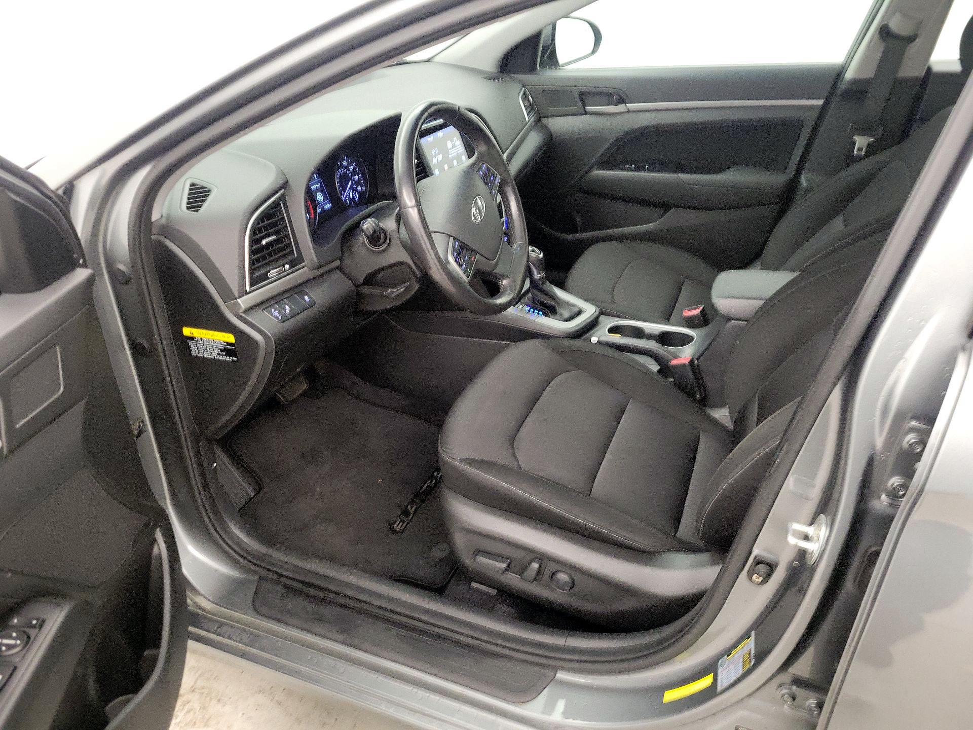 Thumbnail: 2017 Hyundai Elantra - 11