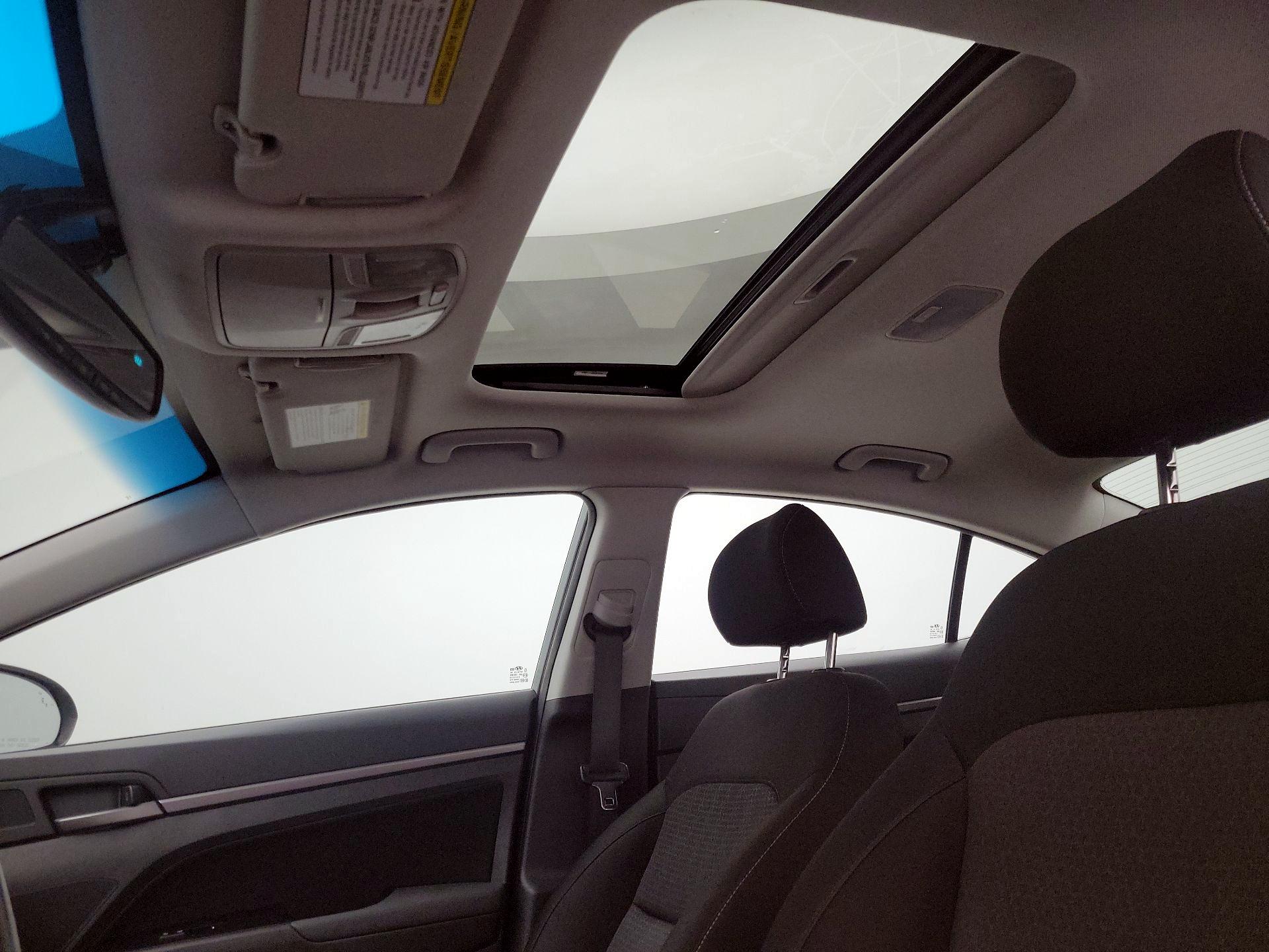 Thumbnail: 2017 Hyundai Elantra - 19