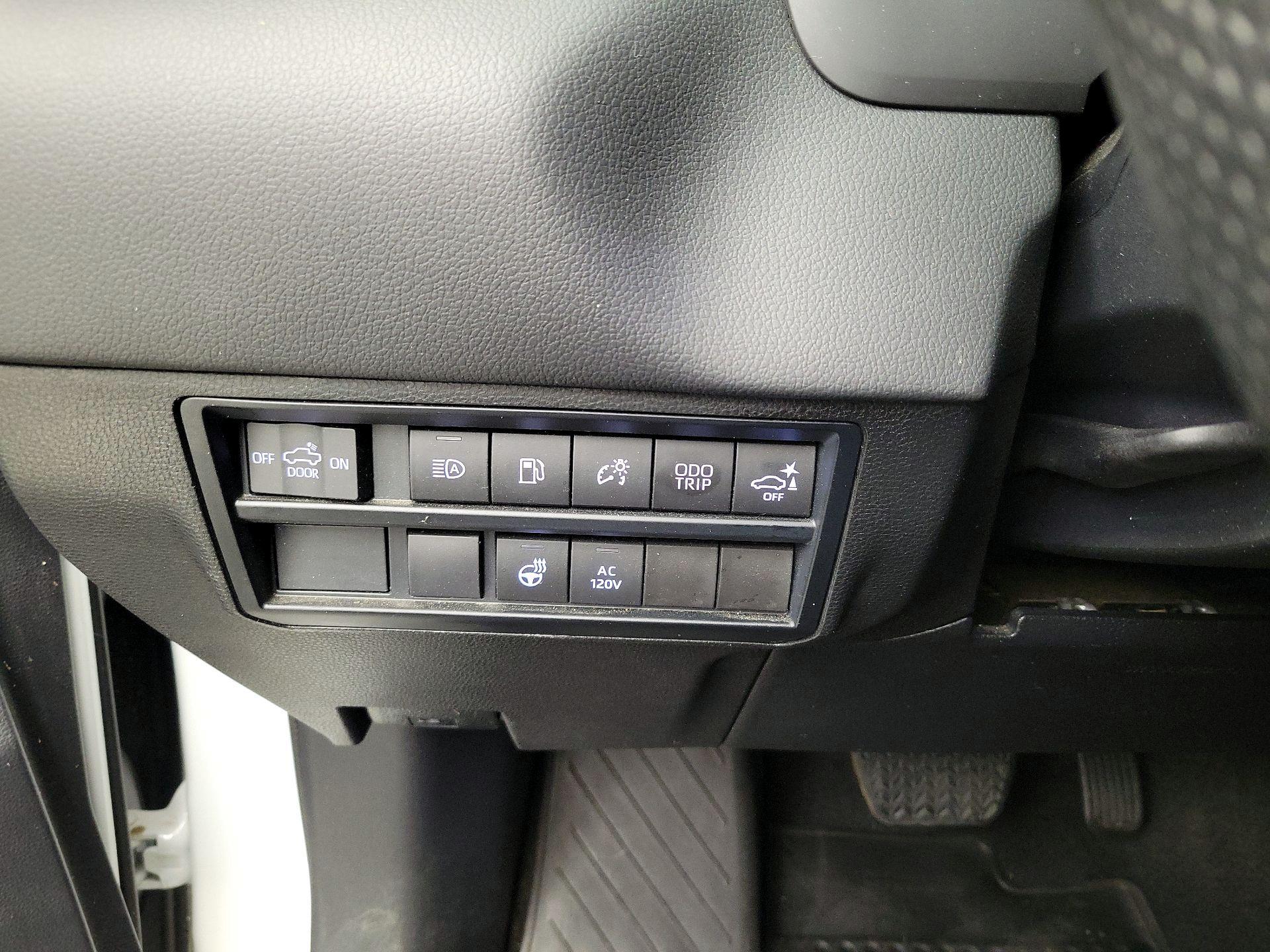 Thumbnail: 2023 Toyota Tundra - 13