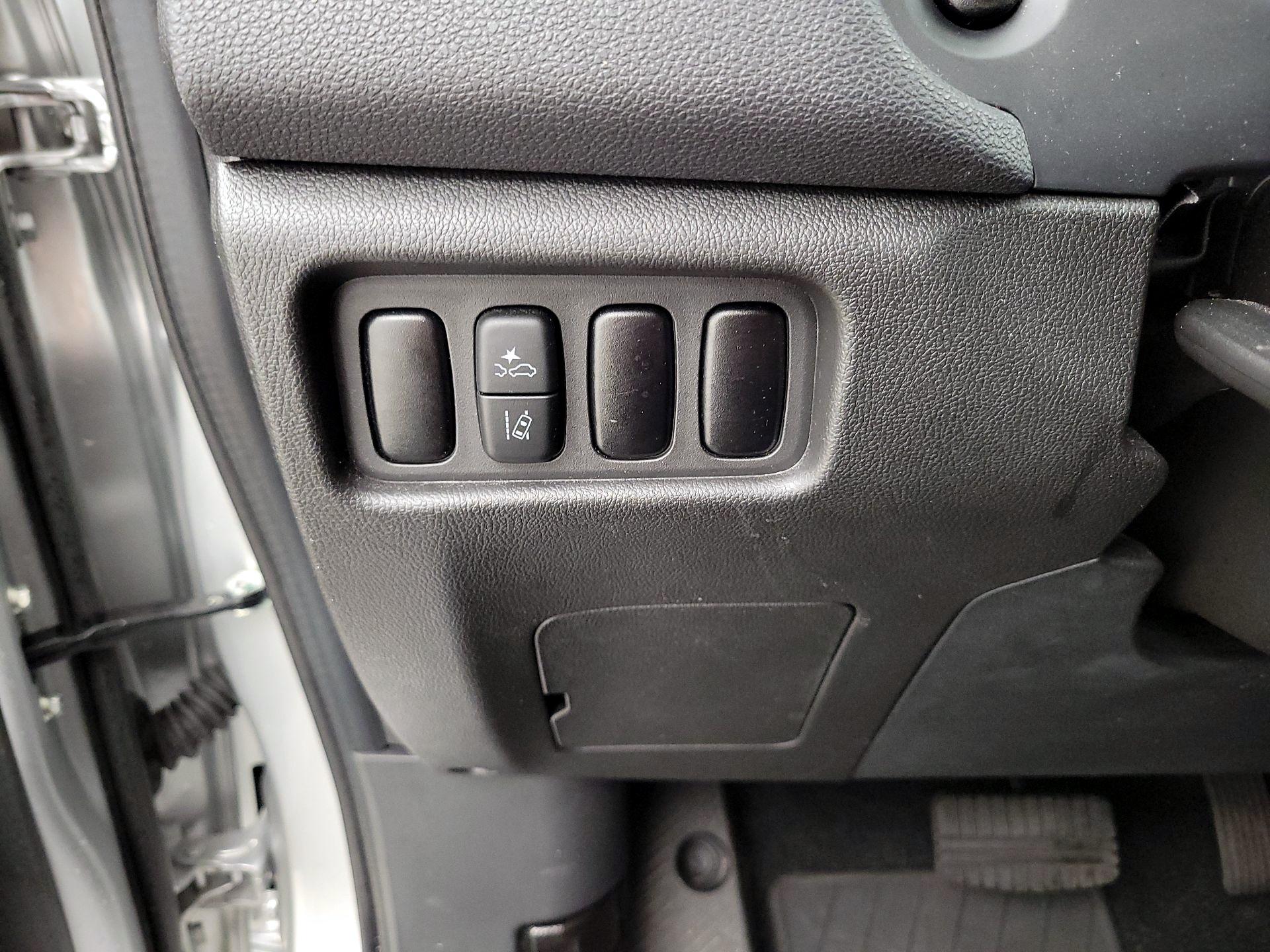 Thumbnail: 2024 Mitsubishi Outlander Sport - 13