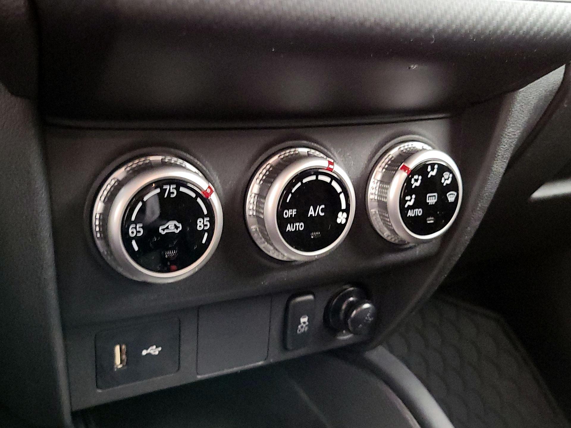 Thumbnail: 2024 Mitsubishi Outlander Sport - 16