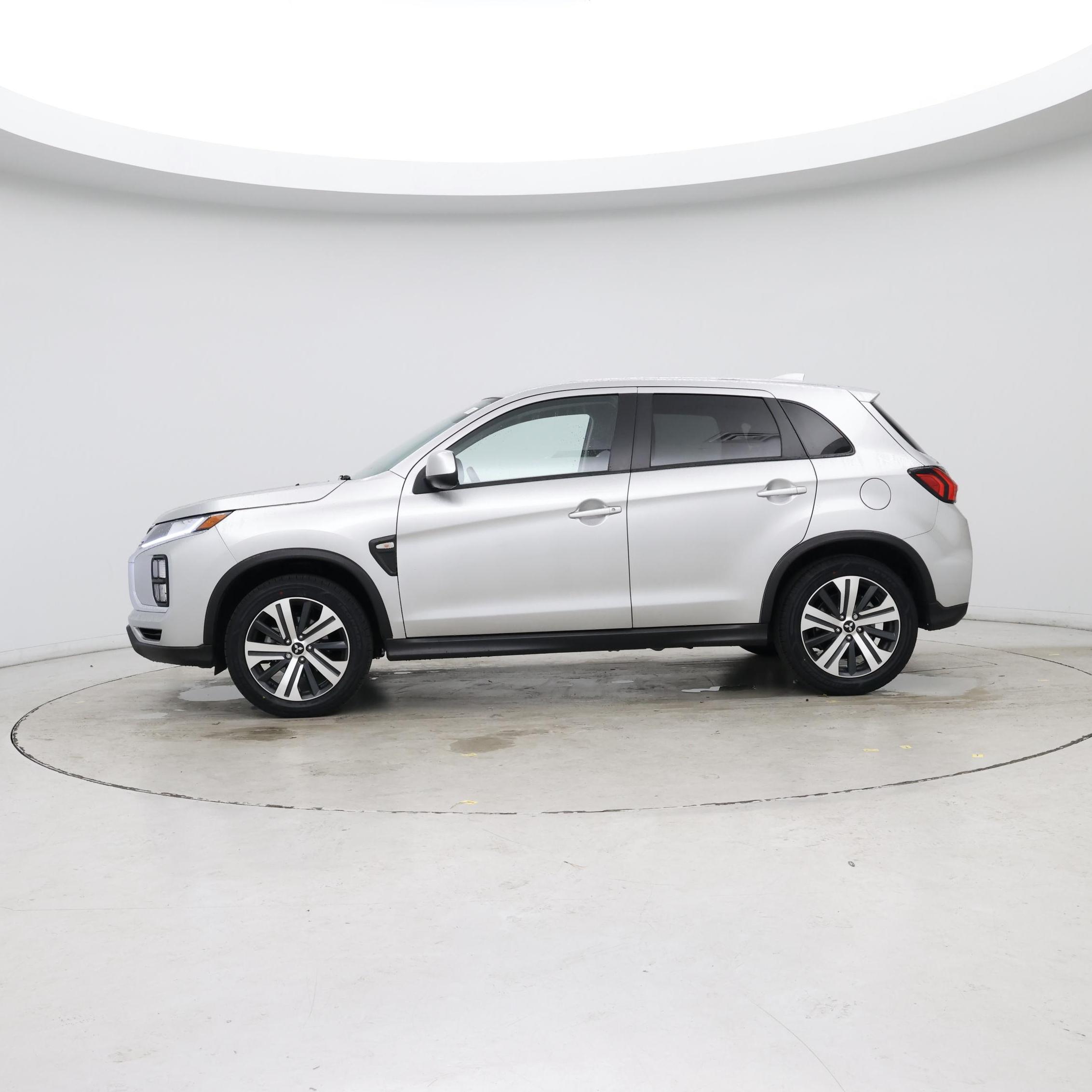 Thumbnail: 2024 Mitsubishi Outlander Sport - 3