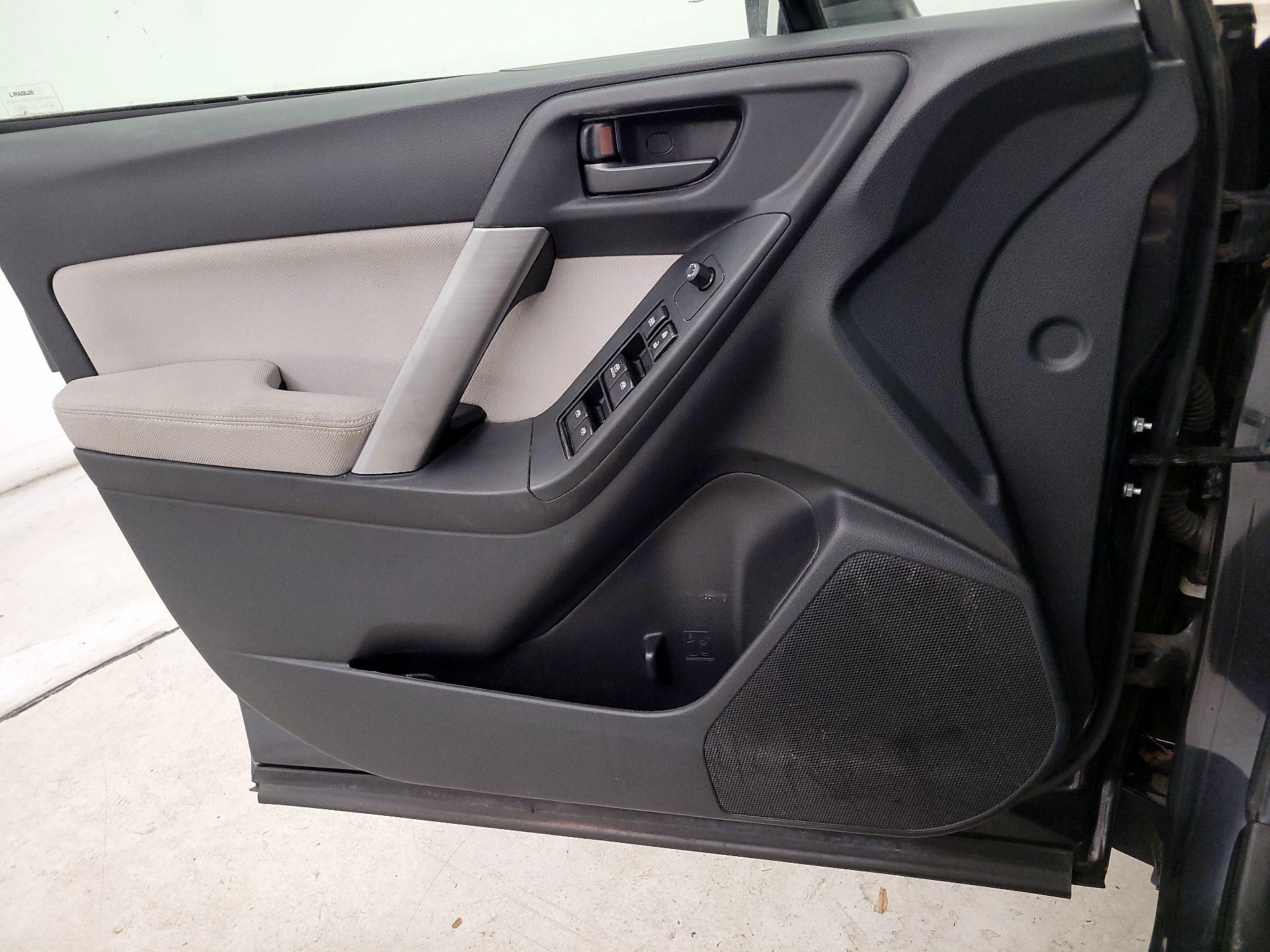 Thumbnail: 2015 Subaru Forester - 12