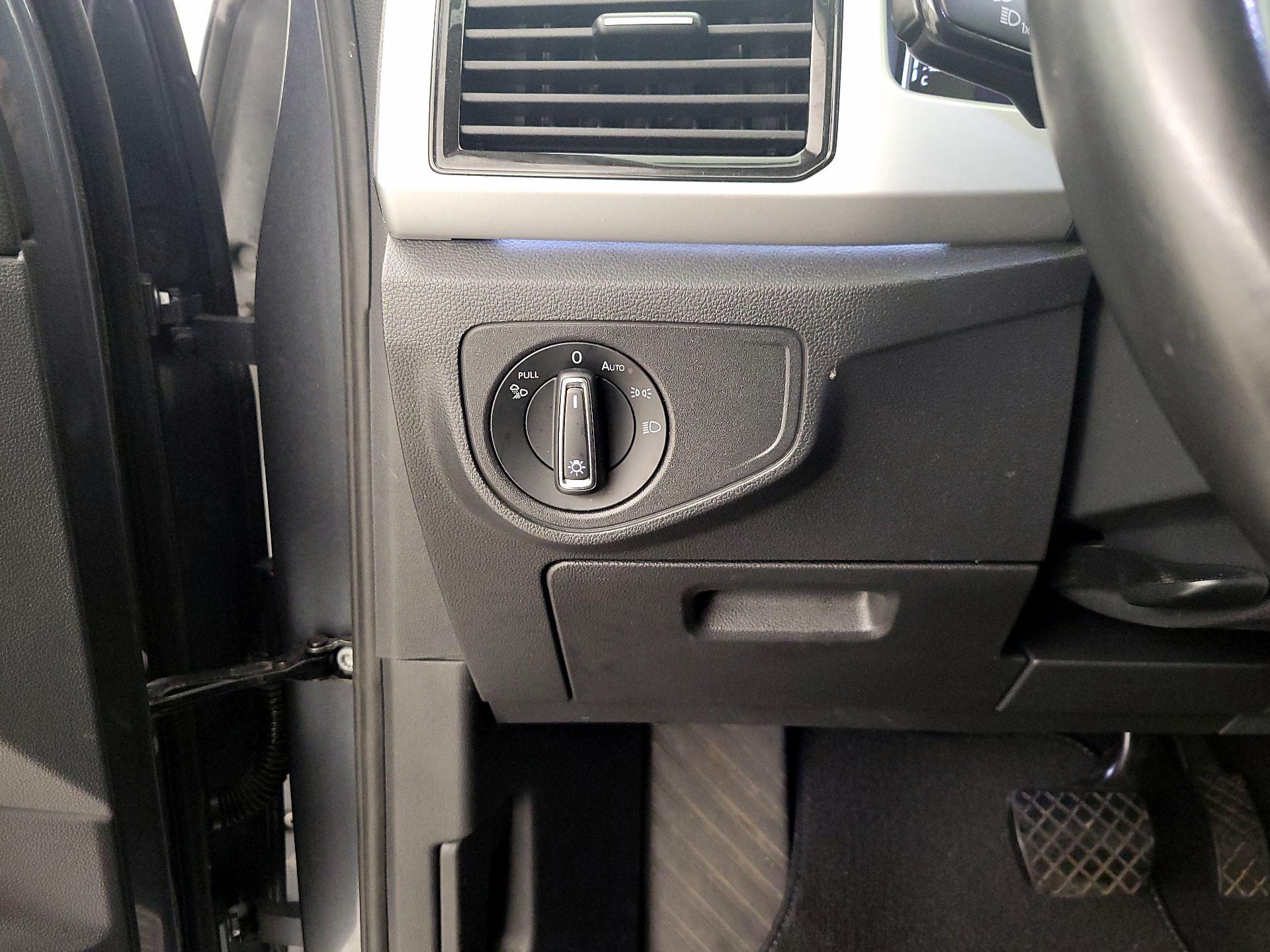 Thumbnail: 2021 Volkswagen Atlas - 13