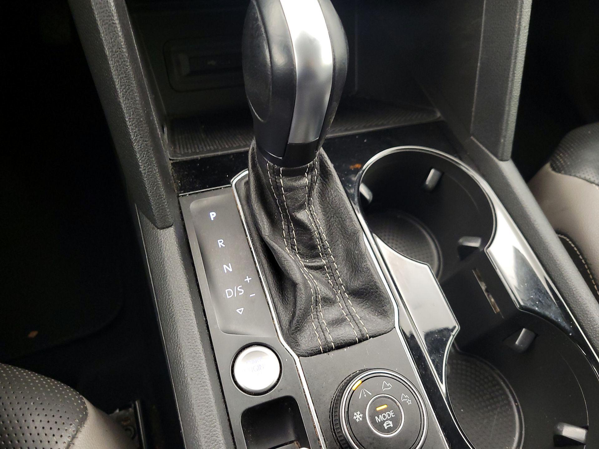 Thumbnail: 2021 Volkswagen Atlas - 18