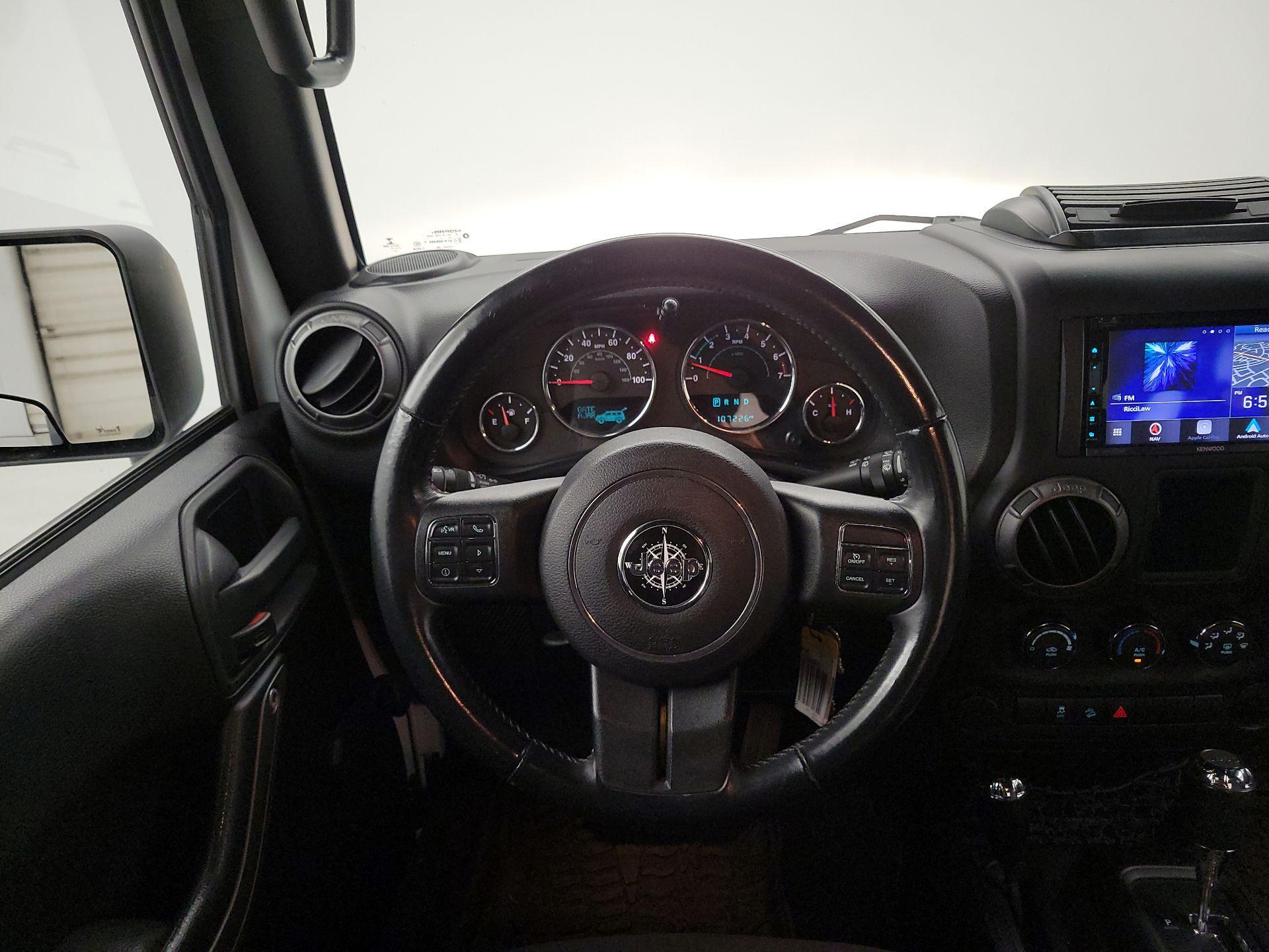 Thumbnail: 2015 Jeep Wrangler - 10