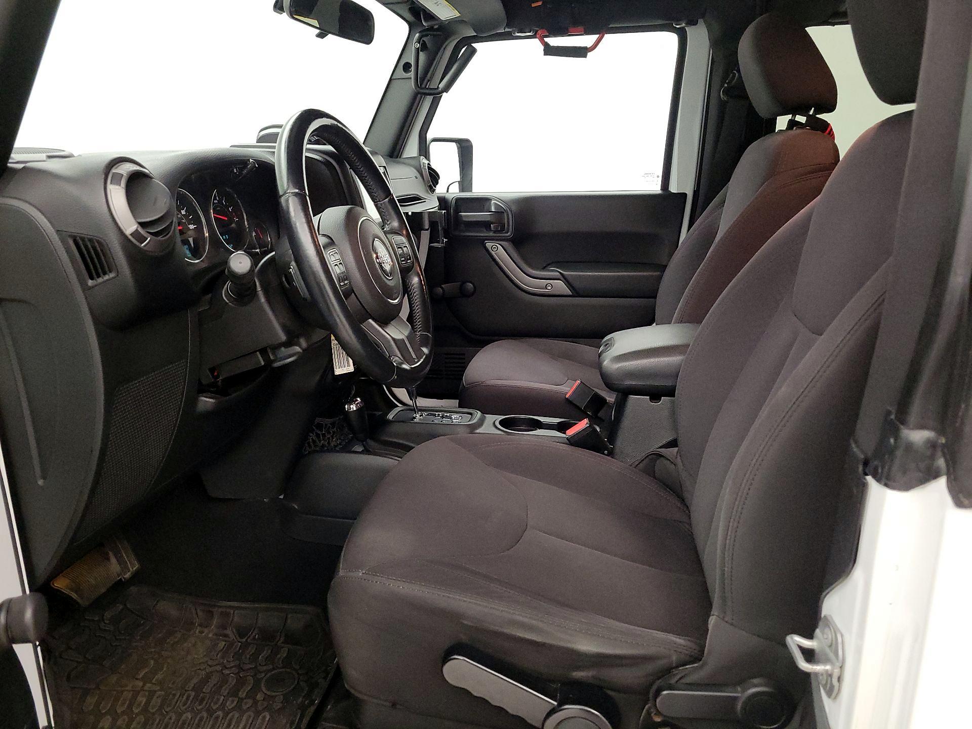 Thumbnail: 2015 Jeep Wrangler - 11