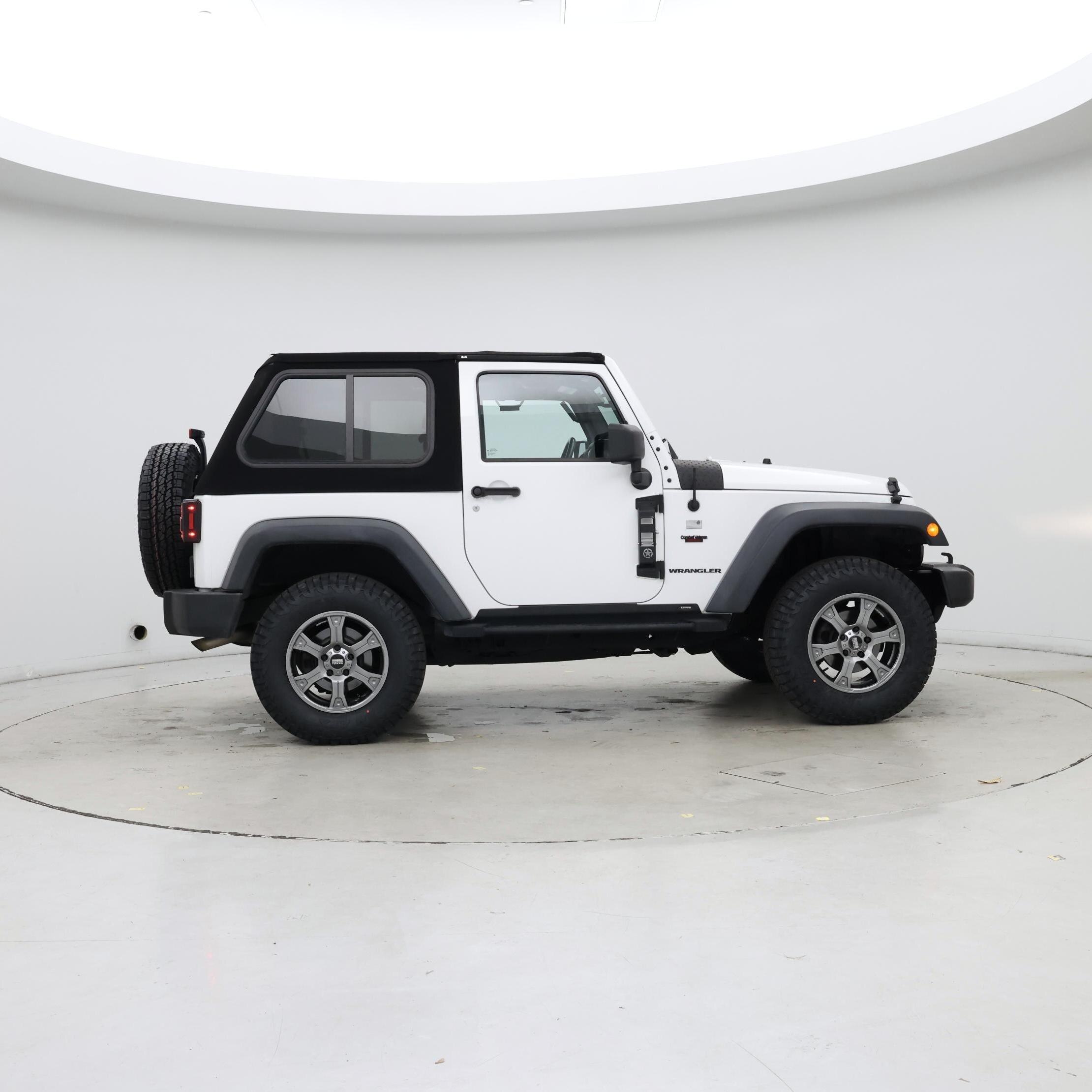 Thumbnail: 2015 Jeep Wrangler - 7