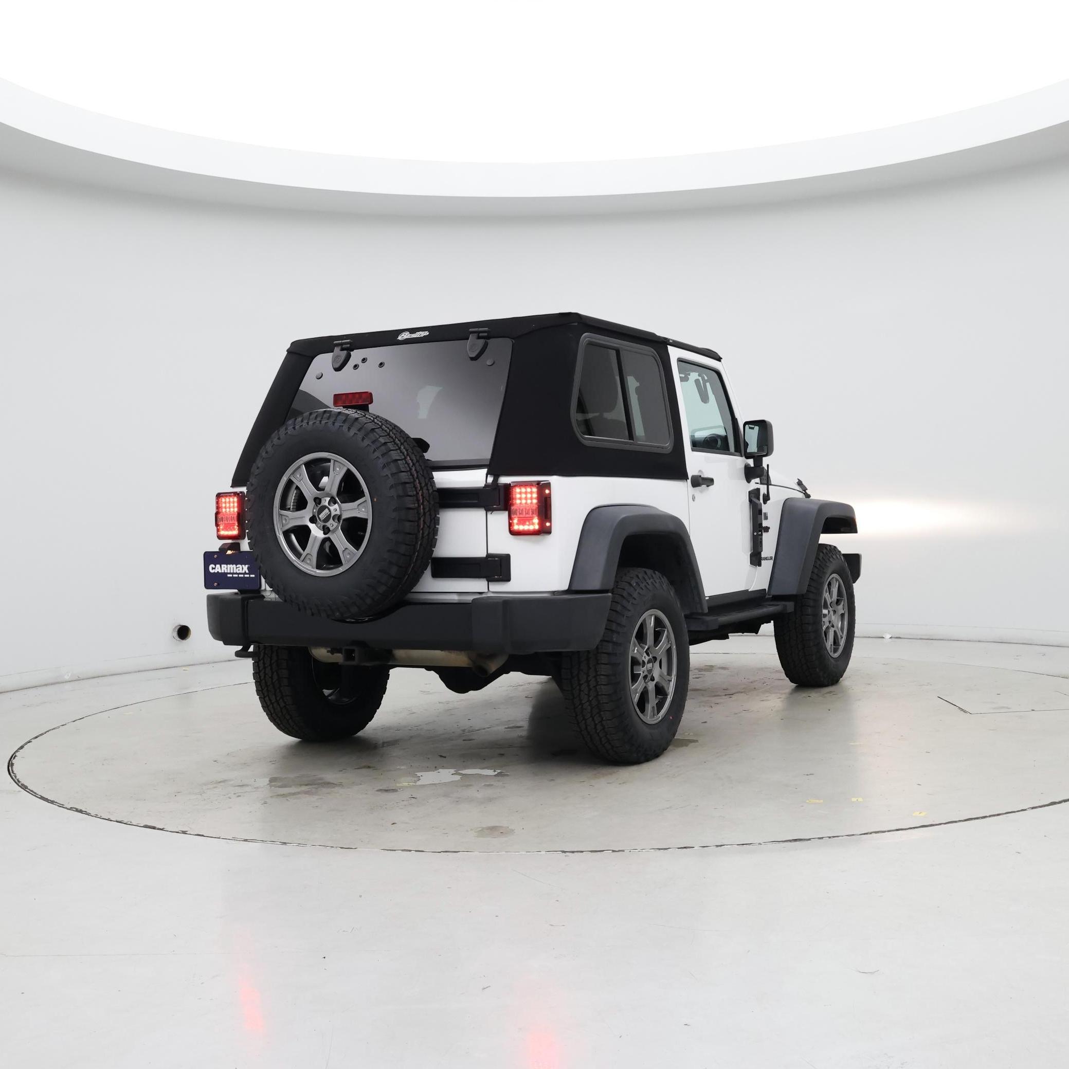 Thumbnail: 2015 Jeep Wrangler - 8