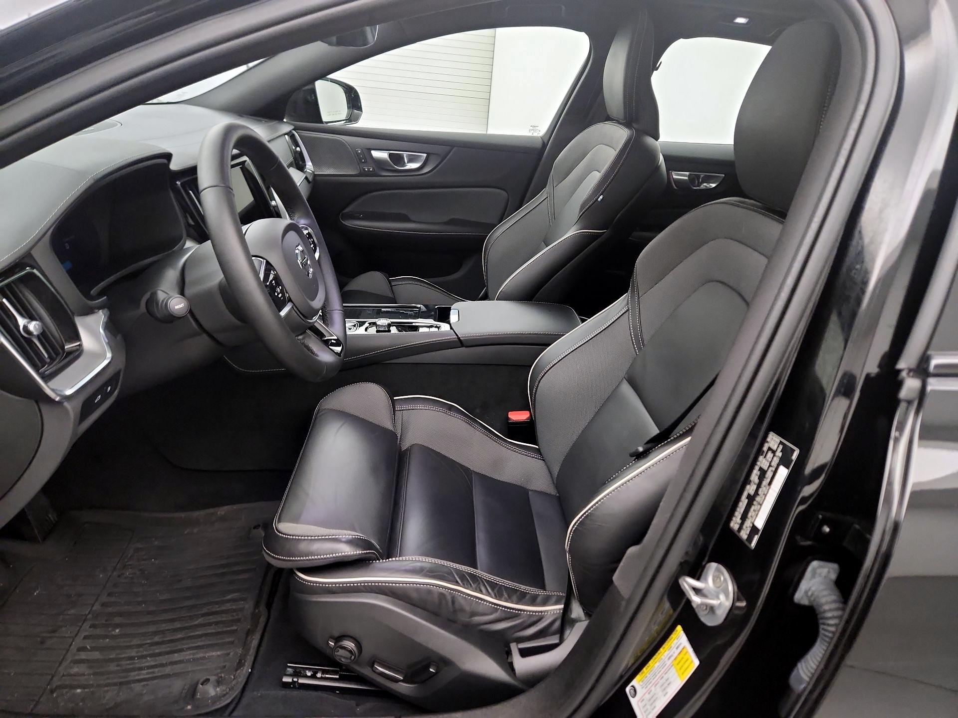 Thumbnail: 2024 Volvo S60 - 9