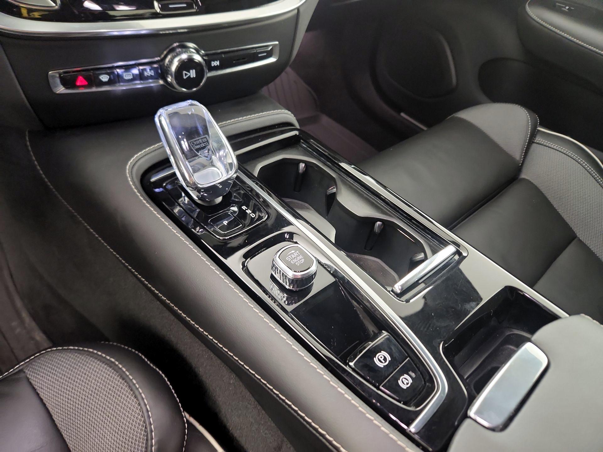 Thumbnail: 2024 Volvo S60 - 14