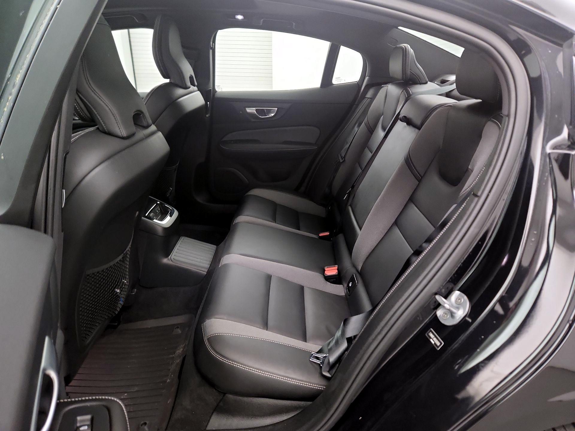 Thumbnail: 2024 Volvo S60 - 16