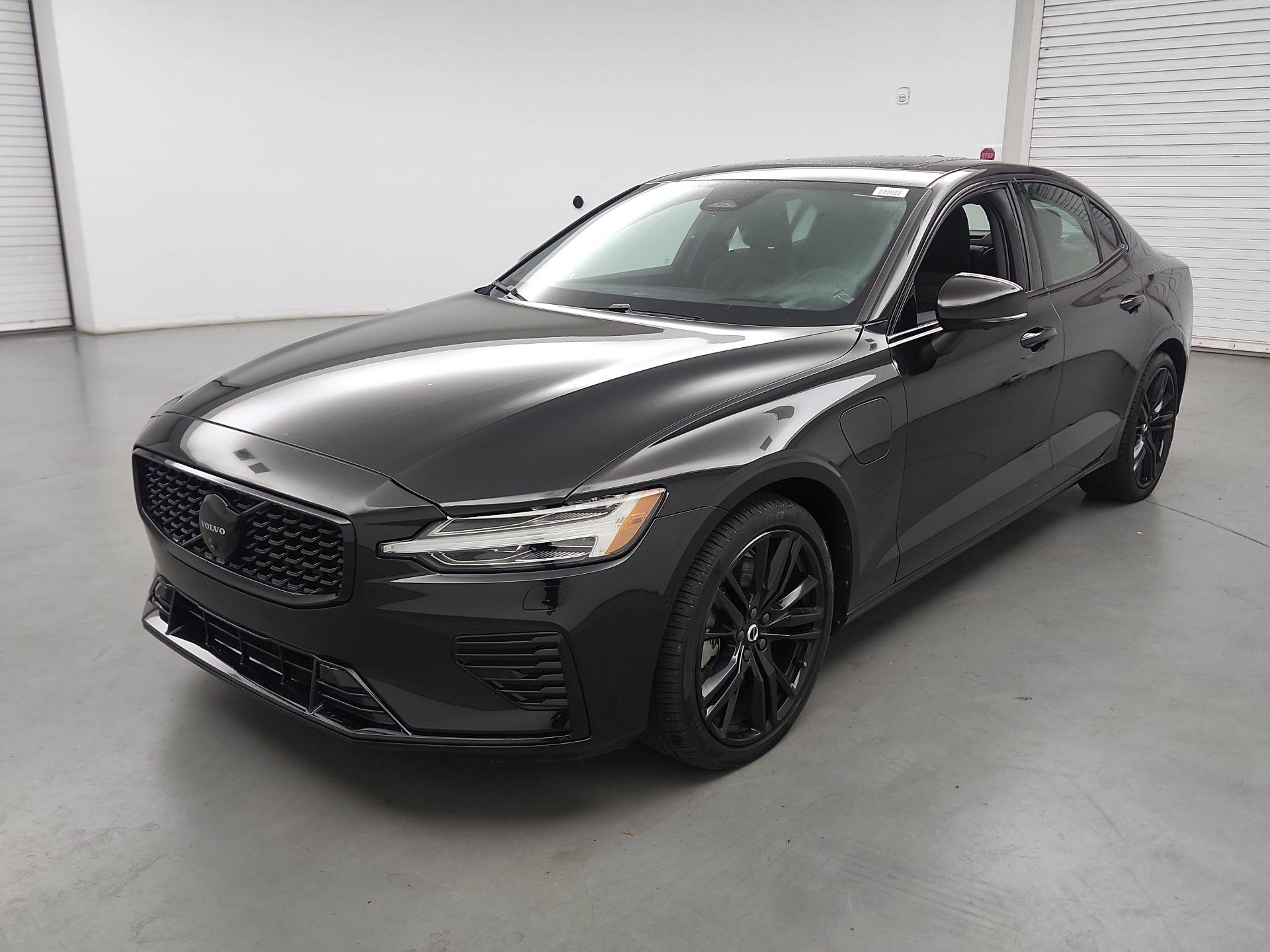 Thumbnail: 2024 Volvo S60 - 3