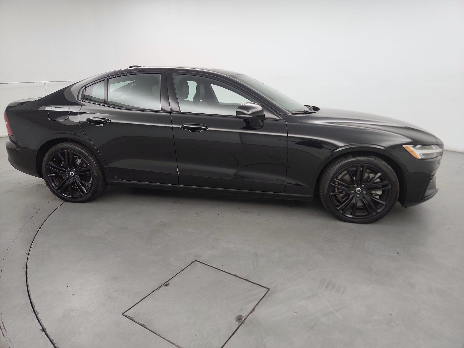 Thumbnail: 2024 Volvo S60 - 4