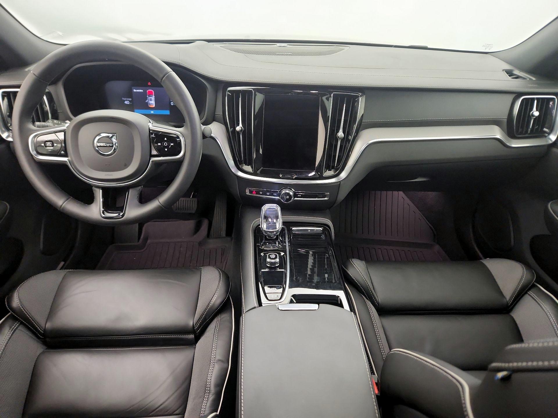 Thumbnail: 2024 Volvo S60 - 8