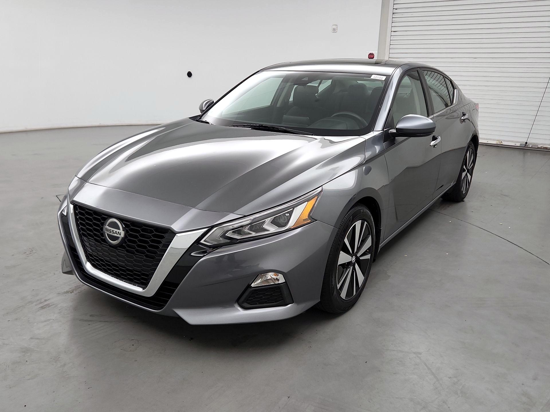 Thumbnail: 2021 Nissan Altima - 3