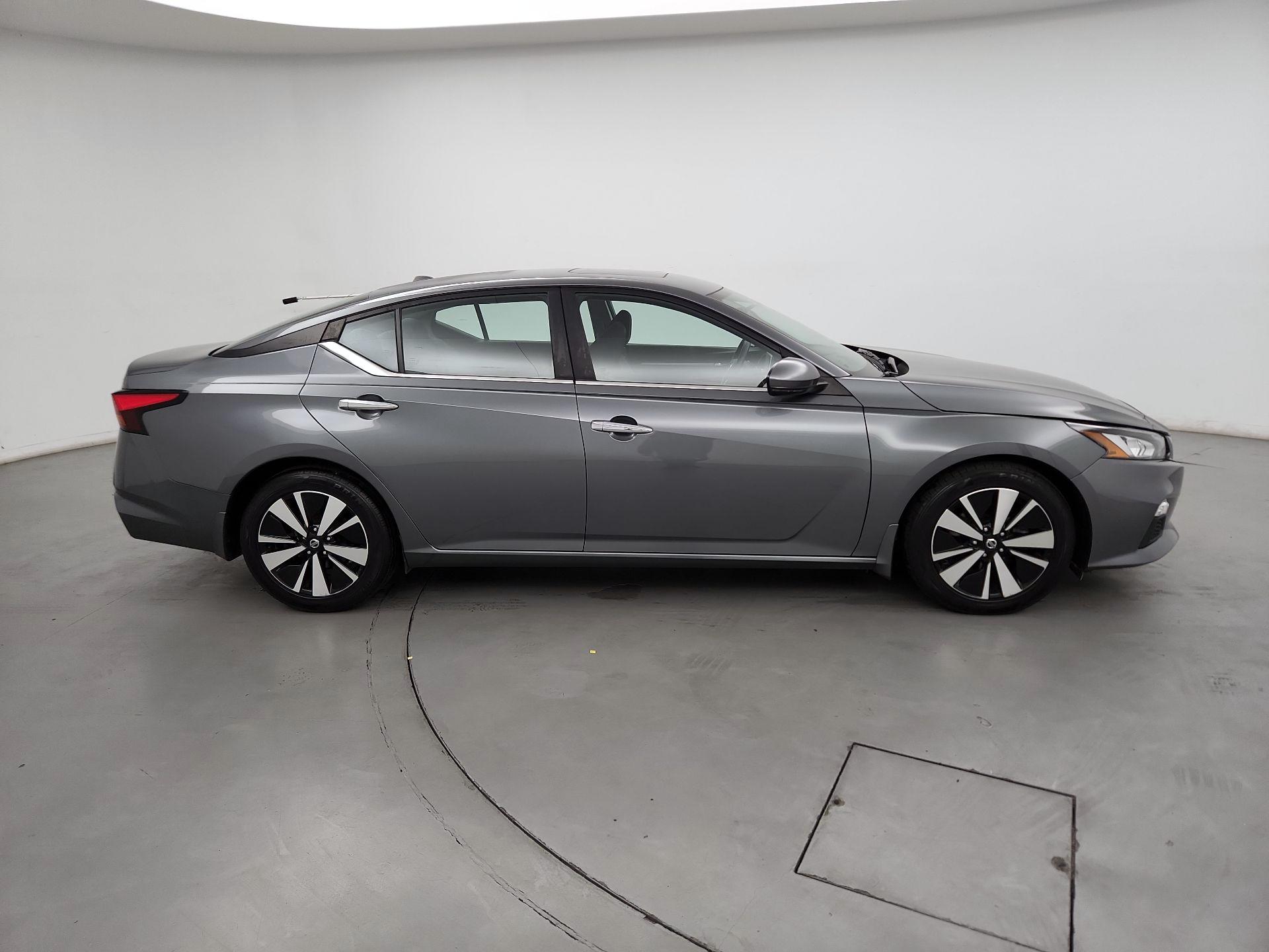 Thumbnail: 2021 Nissan Altima - 4