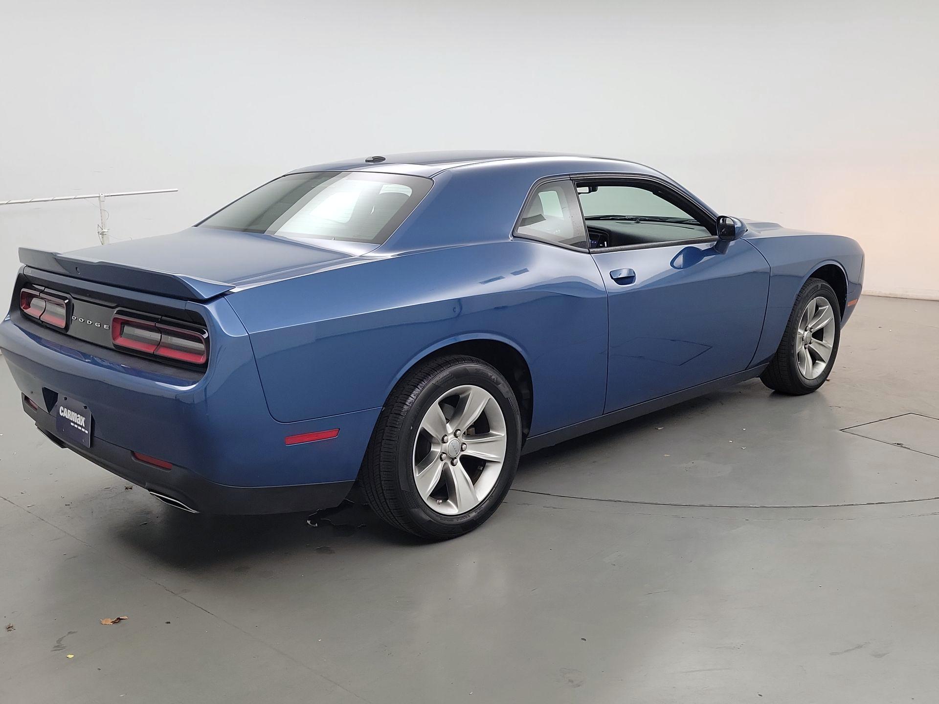 Thumbnail: 2022 Dodge Challenger - 5