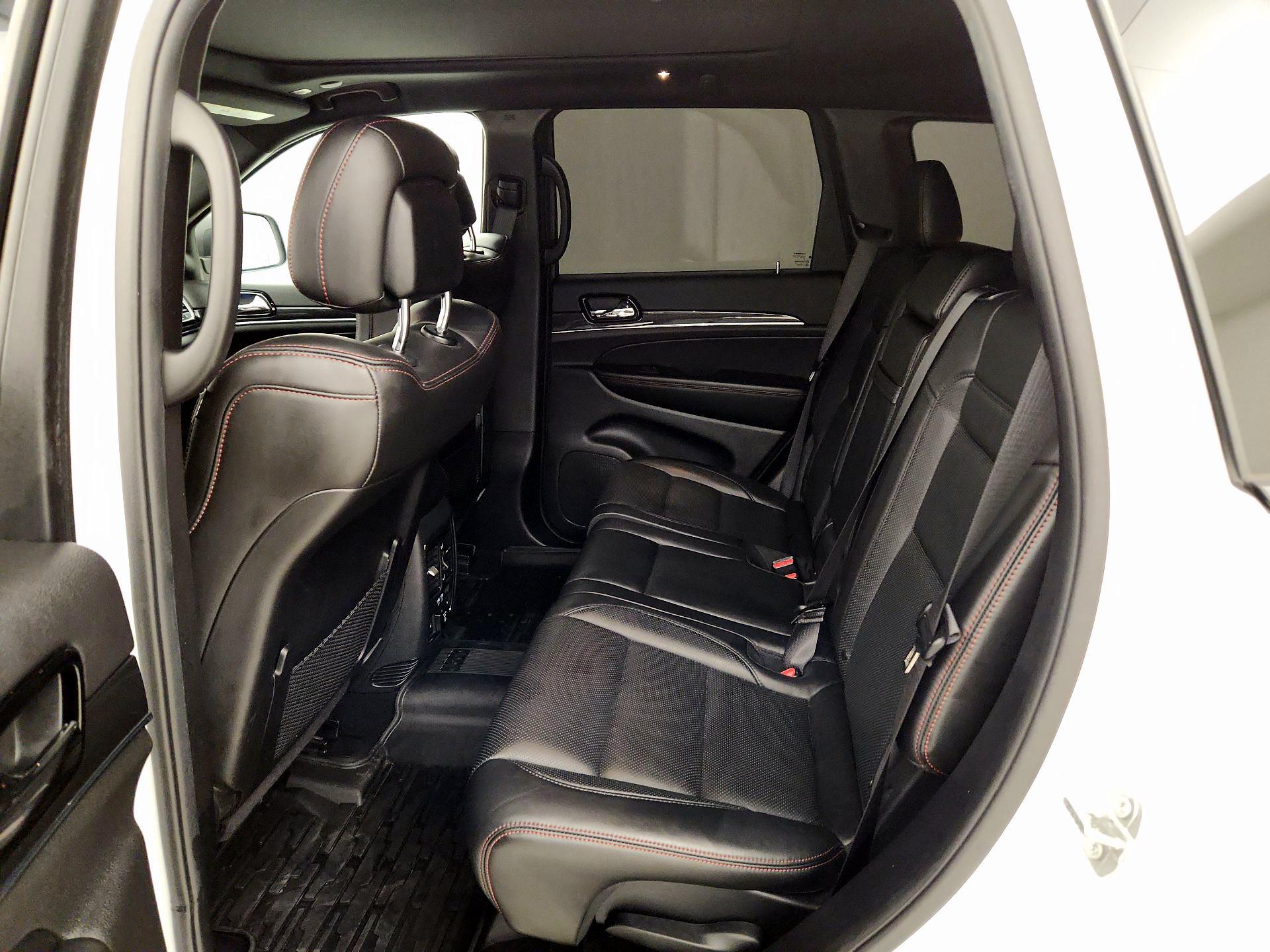 Thumbnail: 2020 Jeep Grand Cherokee - 20