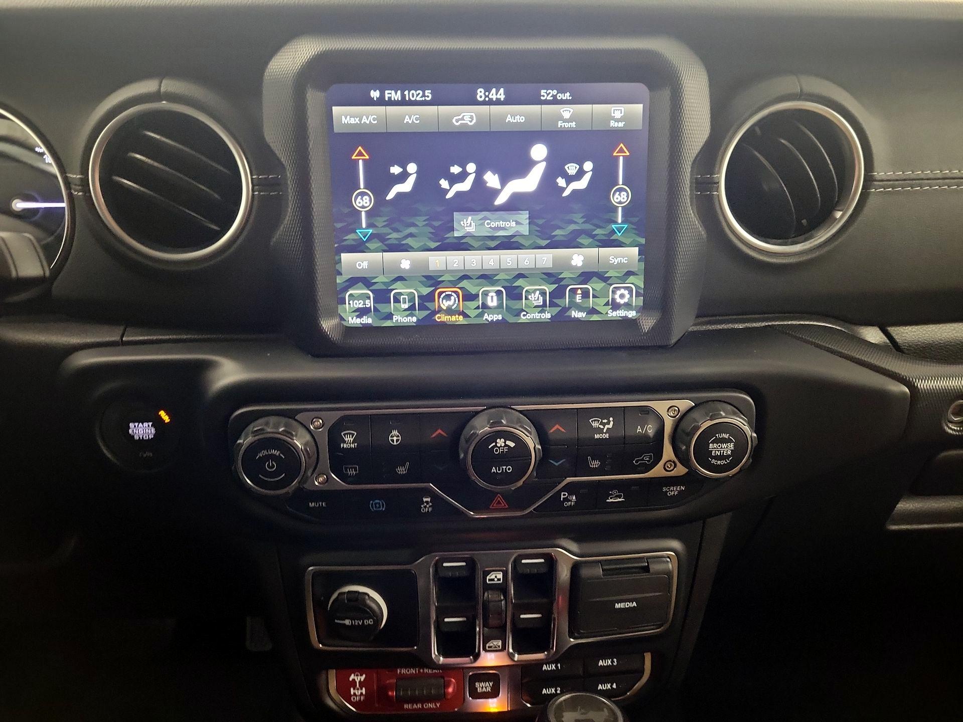 Thumbnail: 2022 Jeep Wrangler - 15