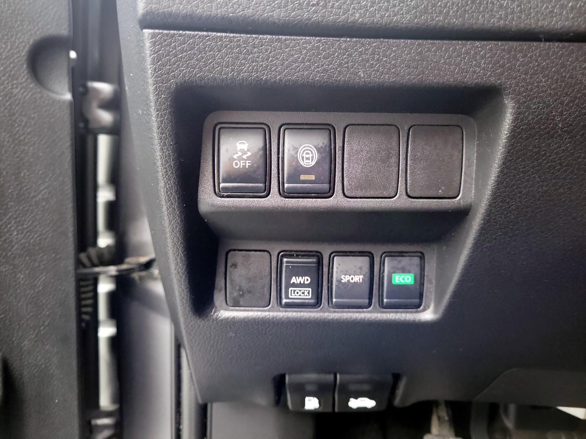 Thumbnail: 2022 Nissan Rogue Sport - 11